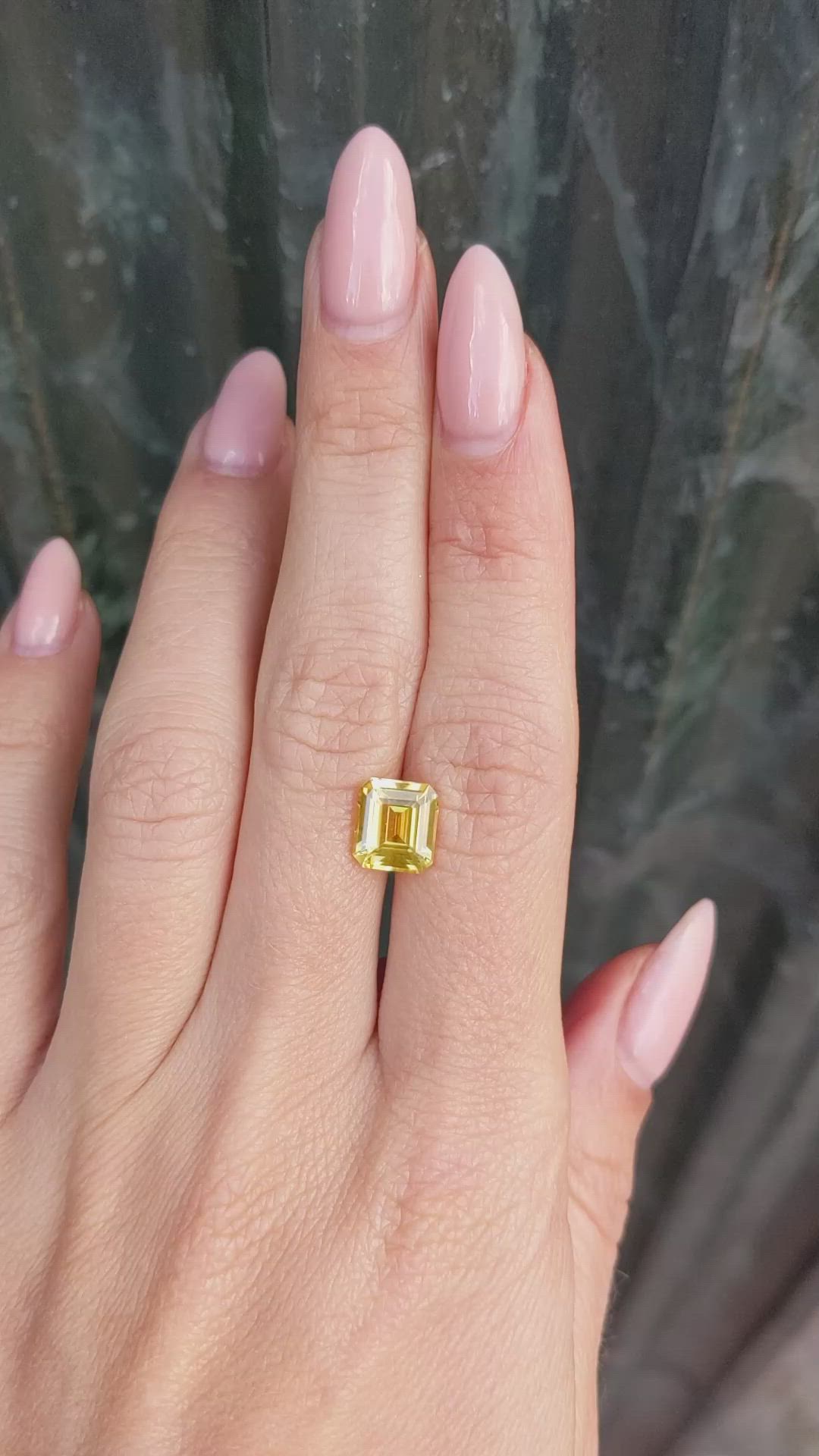 3.13 Ct. Yellow Sapphire from Ceylon (Sri Lanka) Size Video