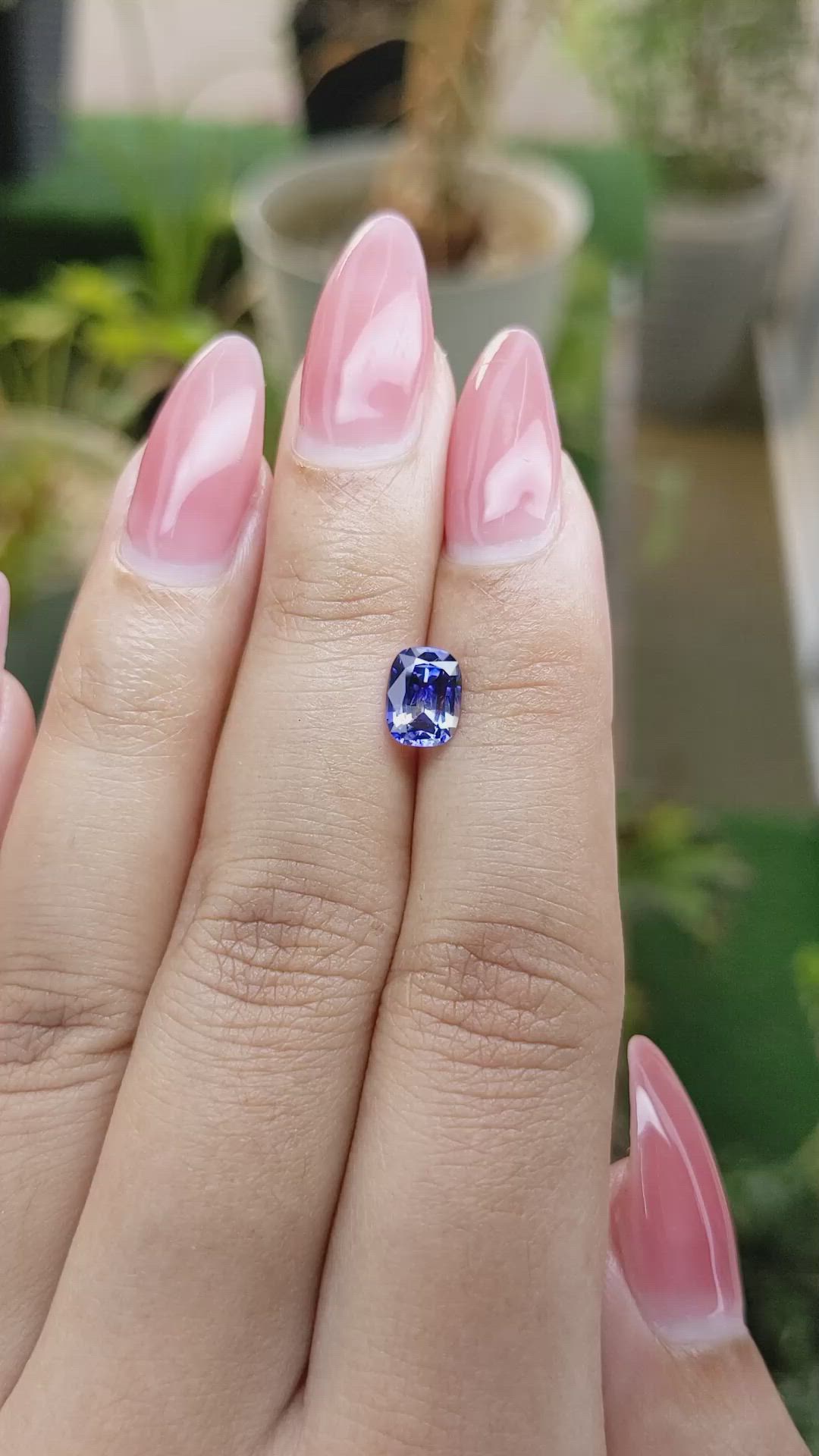 1.24 Ct. Bi Color Sapphire from Ceylon (Sri Lanka) Size Video