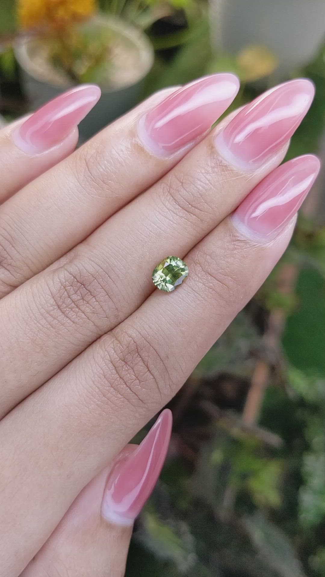 1.12 Ct. Yellowish Green Sapphire from Ceylon (Sri Lanka) Size Video