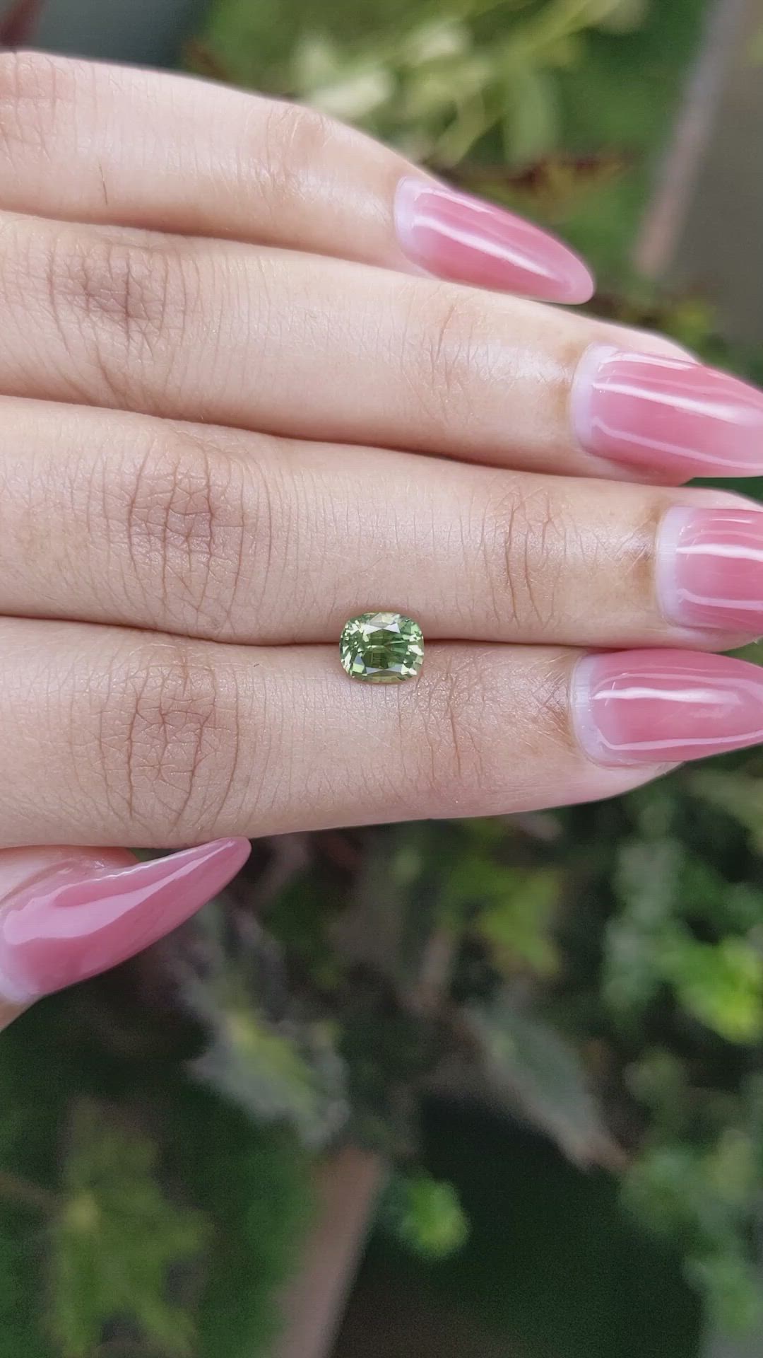 1.12 Ct. Yellowish Green Sapphire from Ceylon (Sri Lanka) Size Video