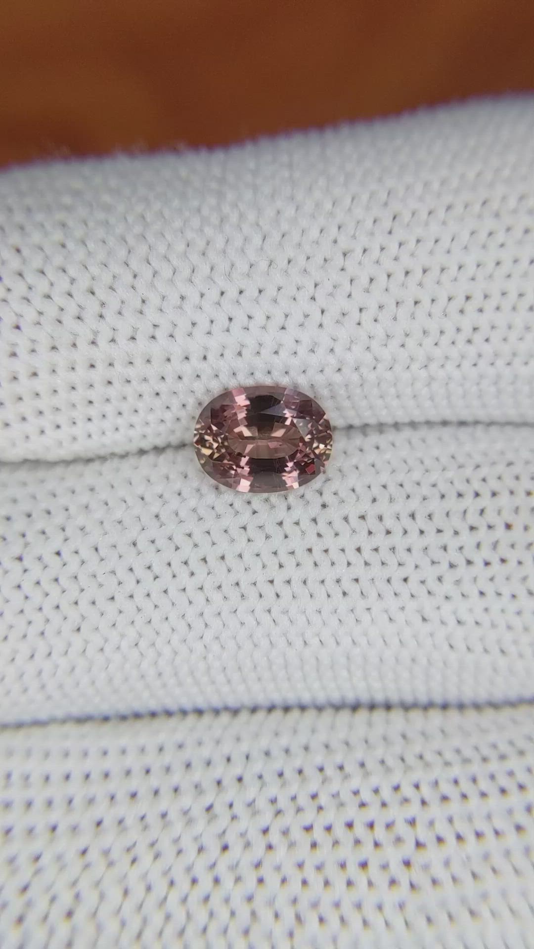 1.50 Ct. Pinkish Brown Sapphire from Ceylon (Sri Lanka) Size Video