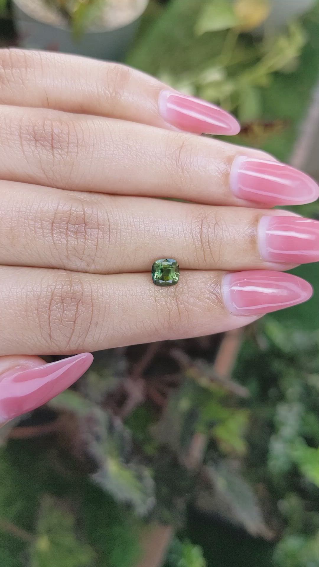 1.07 Ct. Yellowish Green Sapphire from Ceylon (Sri Lanka) Size Video