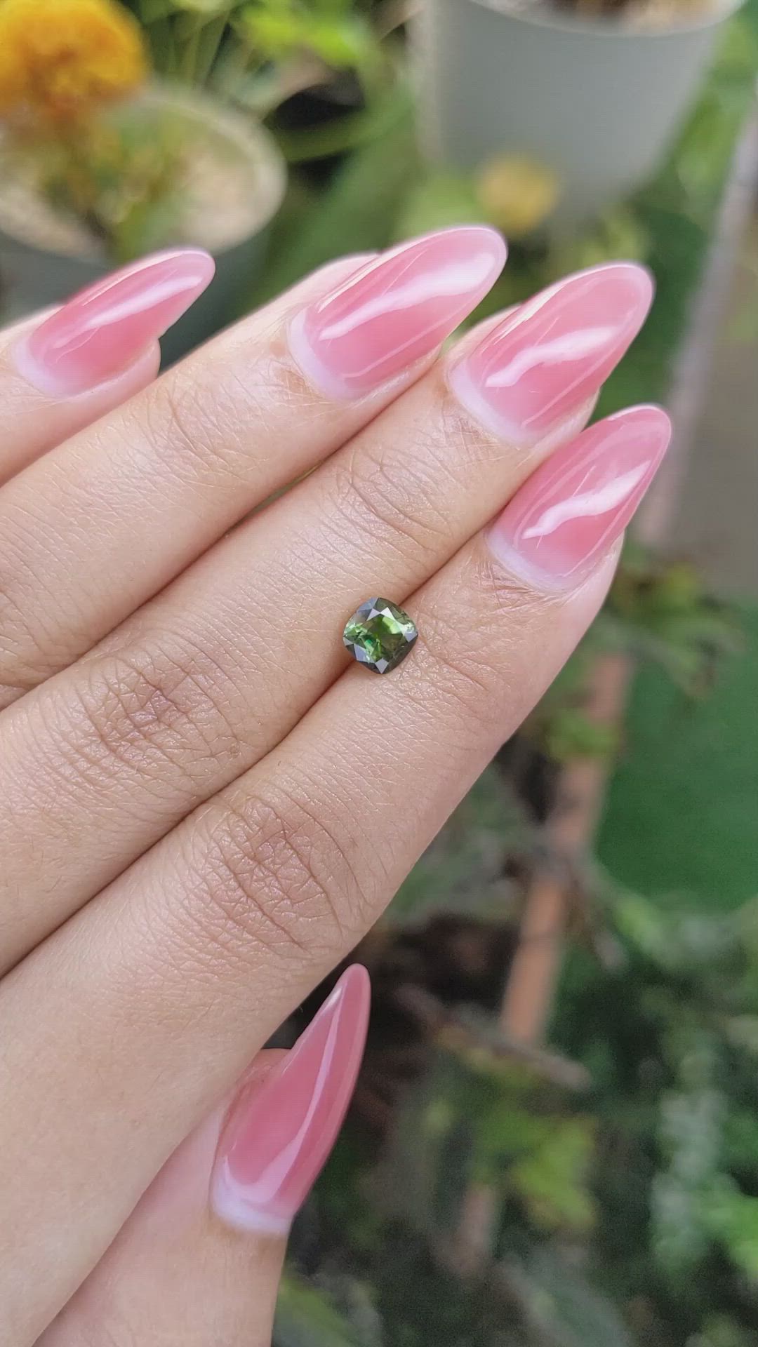 1.07 Ct. Yellowish Green Sapphire from Ceylon (Sri Lanka) Size Video