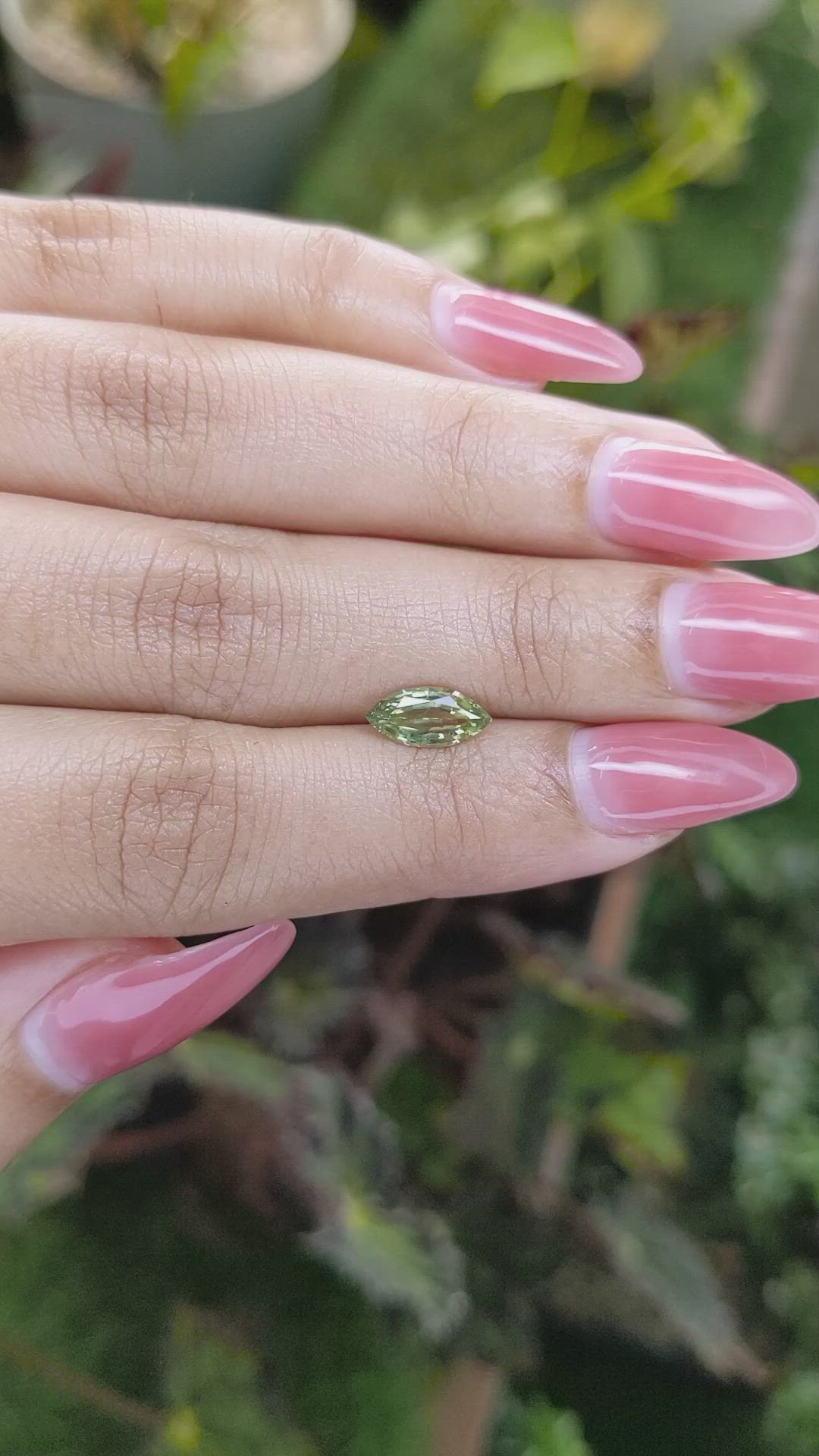 1.12 Ct. Yellowish Green Sapphire from Ceylon (Sri Lanka) Size Video