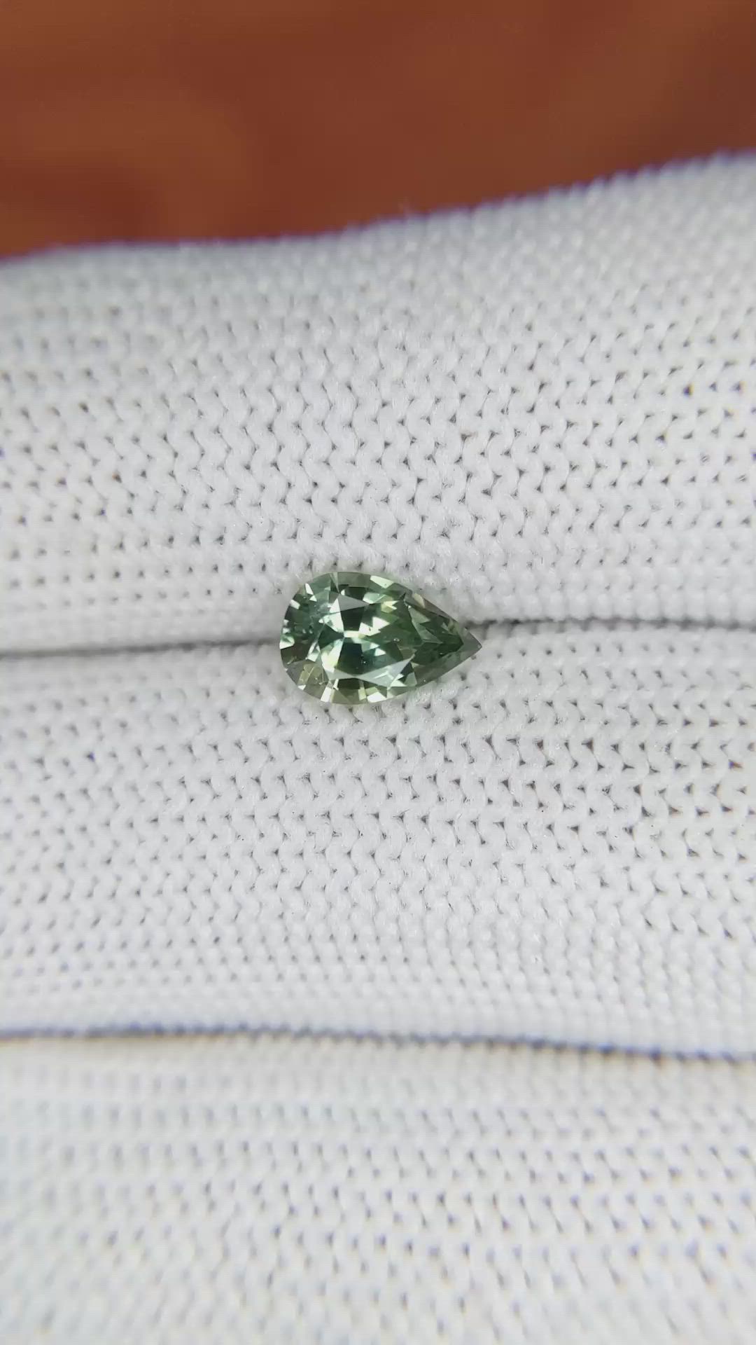 1.07 Ct. Green Sapphire from Ceylon (Sri Lanka) Size Video