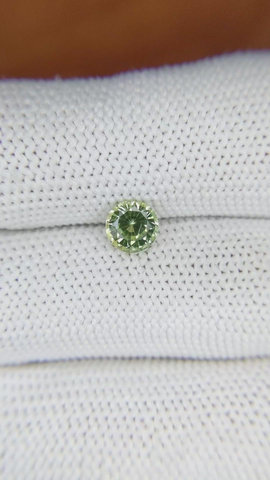 1.04 Ct. Yellowish Green Sapphire from Ceylon (Sri Lanka) Size Video