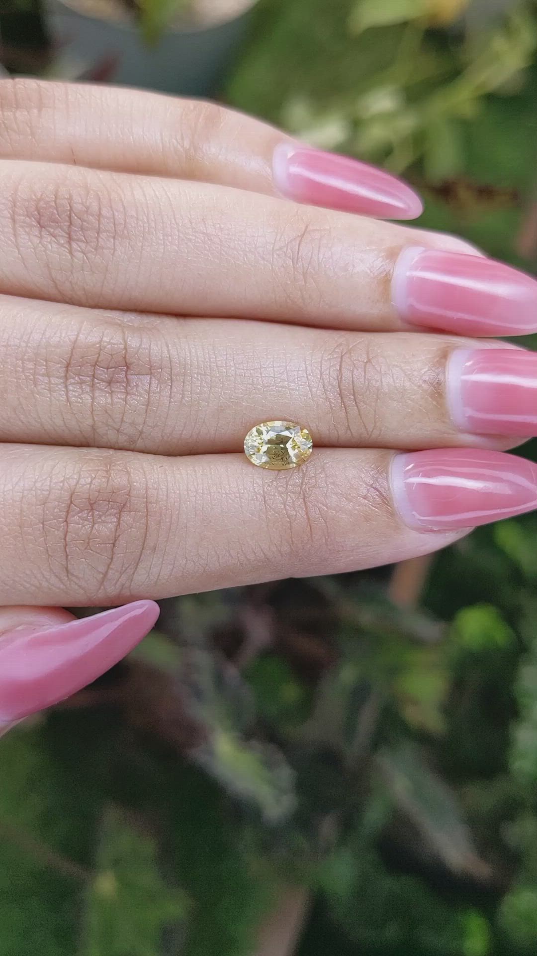 1.11 Ct. Yellow Sapphire from Ceylon (Sri Lanka) Size Video