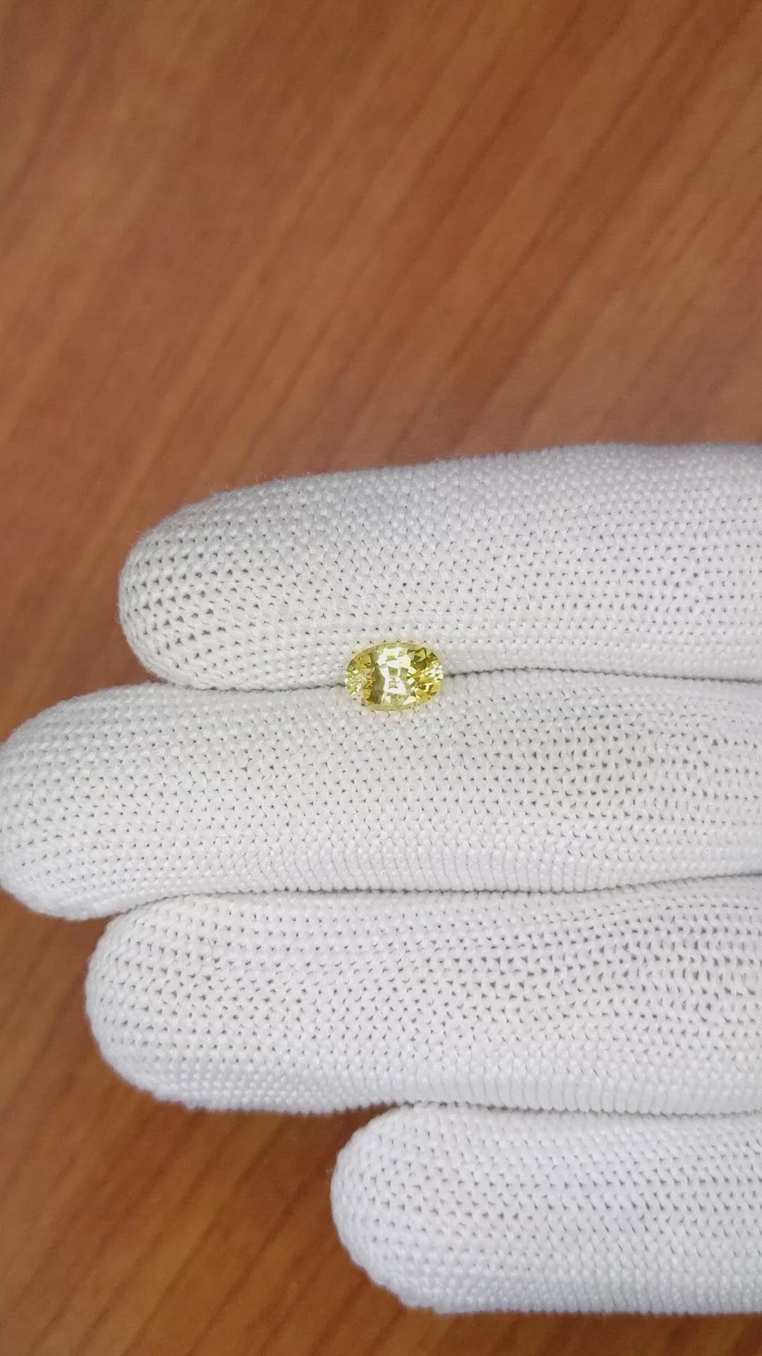 1.11 Ct. Yellow Sapphire from Ceylon (Sri Lanka) Size Video