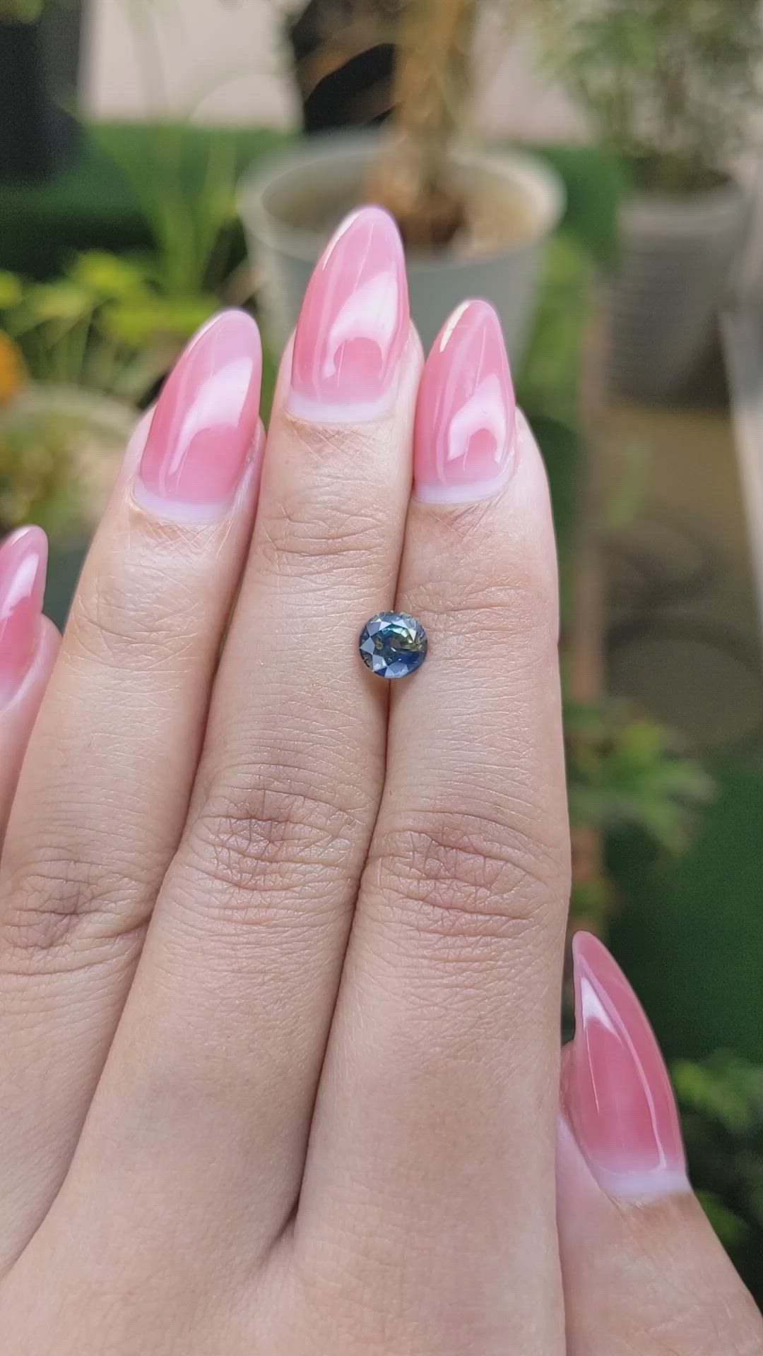 1.02 Ct. Bi Color Sapphire from Ceylon (Sri Lanka) Size Video
