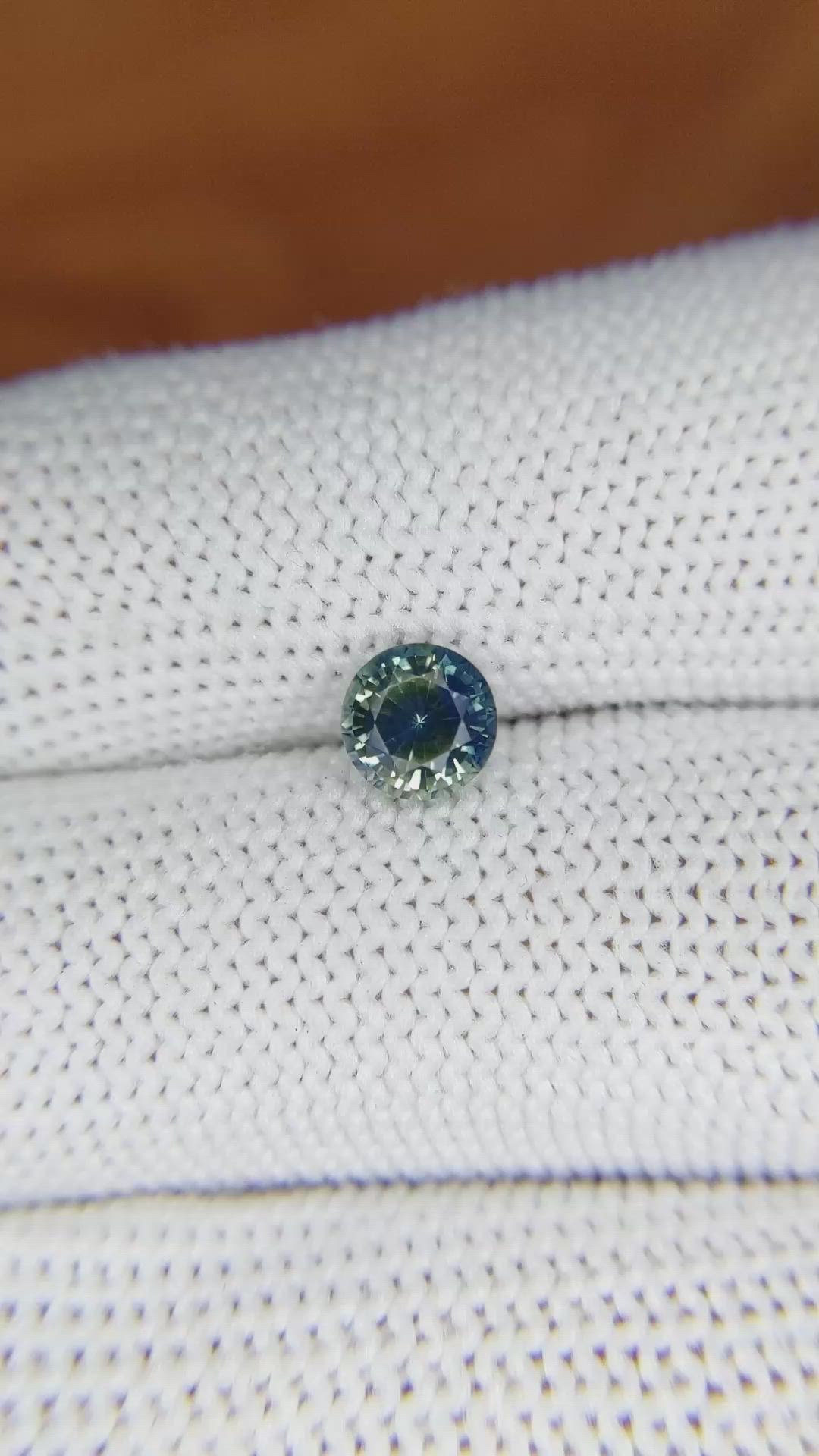 1.02 Ct. Bi Color Sapphire from Ceylon (Sri Lanka) Size Video
