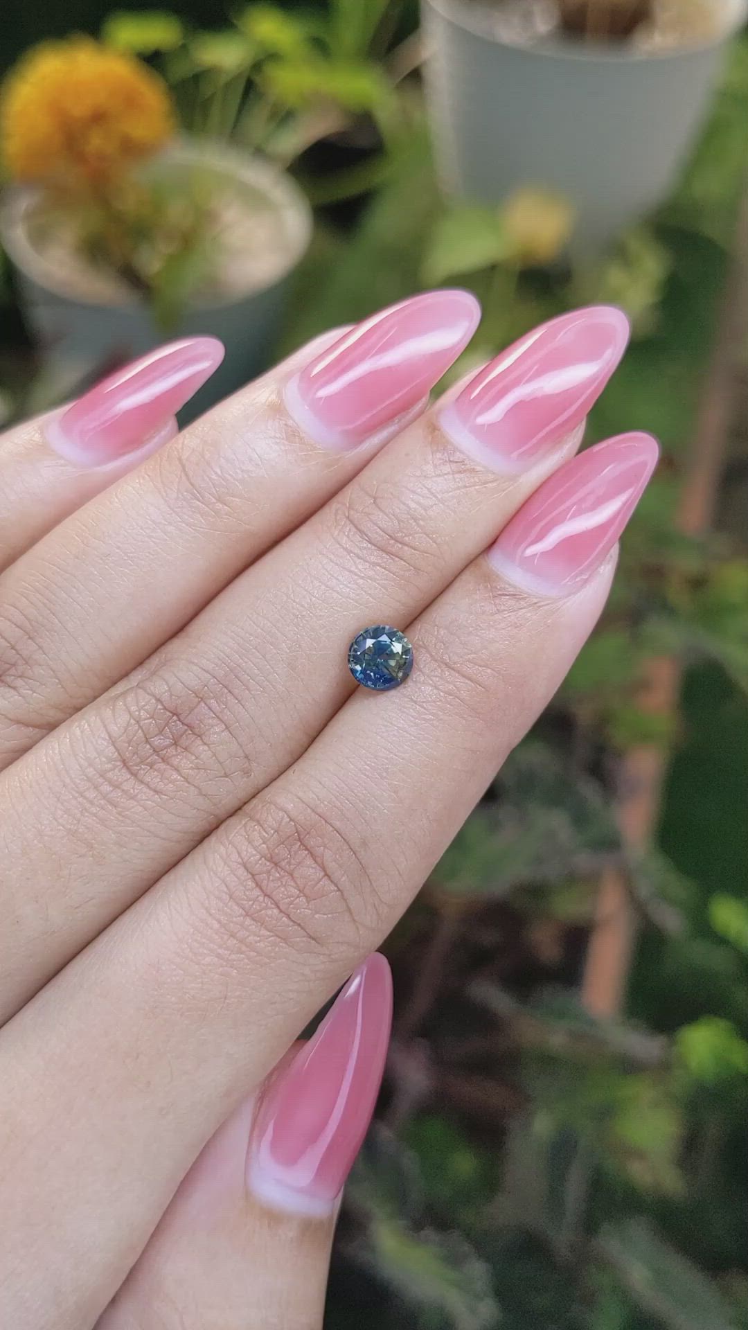 1.02 Ct. Bi Color Sapphire from Ceylon (Sri Lanka) Size Video