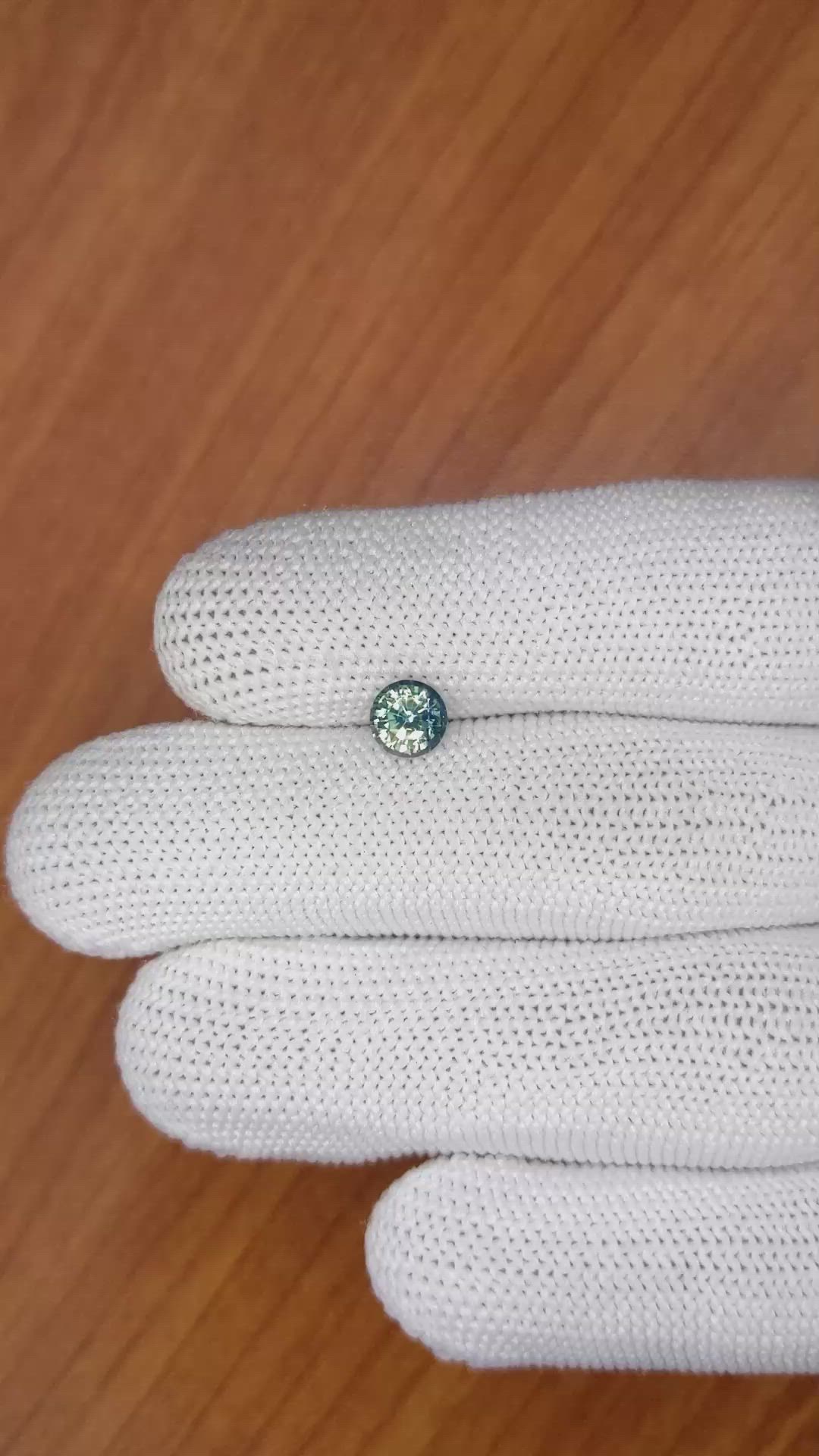 1.02 Ct. Bi Color Sapphire from Ceylon (Sri Lanka) Size Video