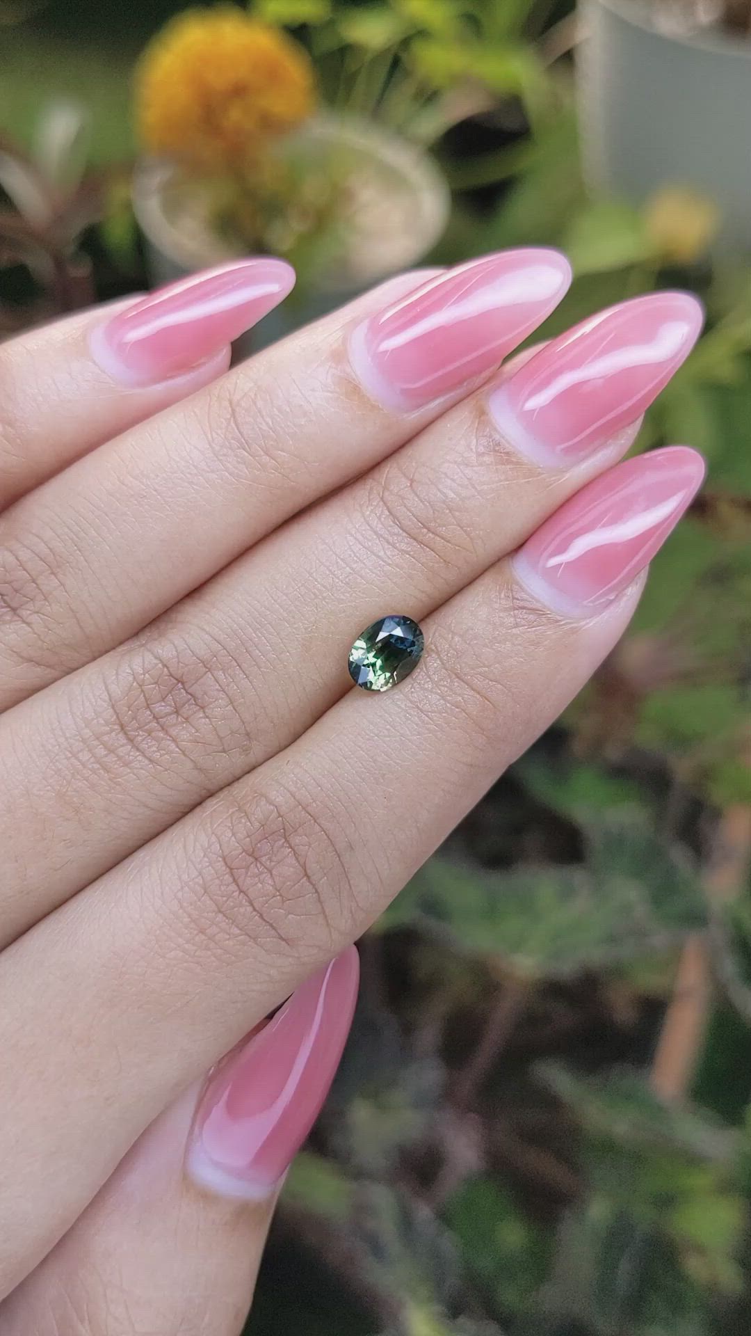 1.26 Ct. Bi Color Sapphire from Ceylon (Sri Lanka) Size Video