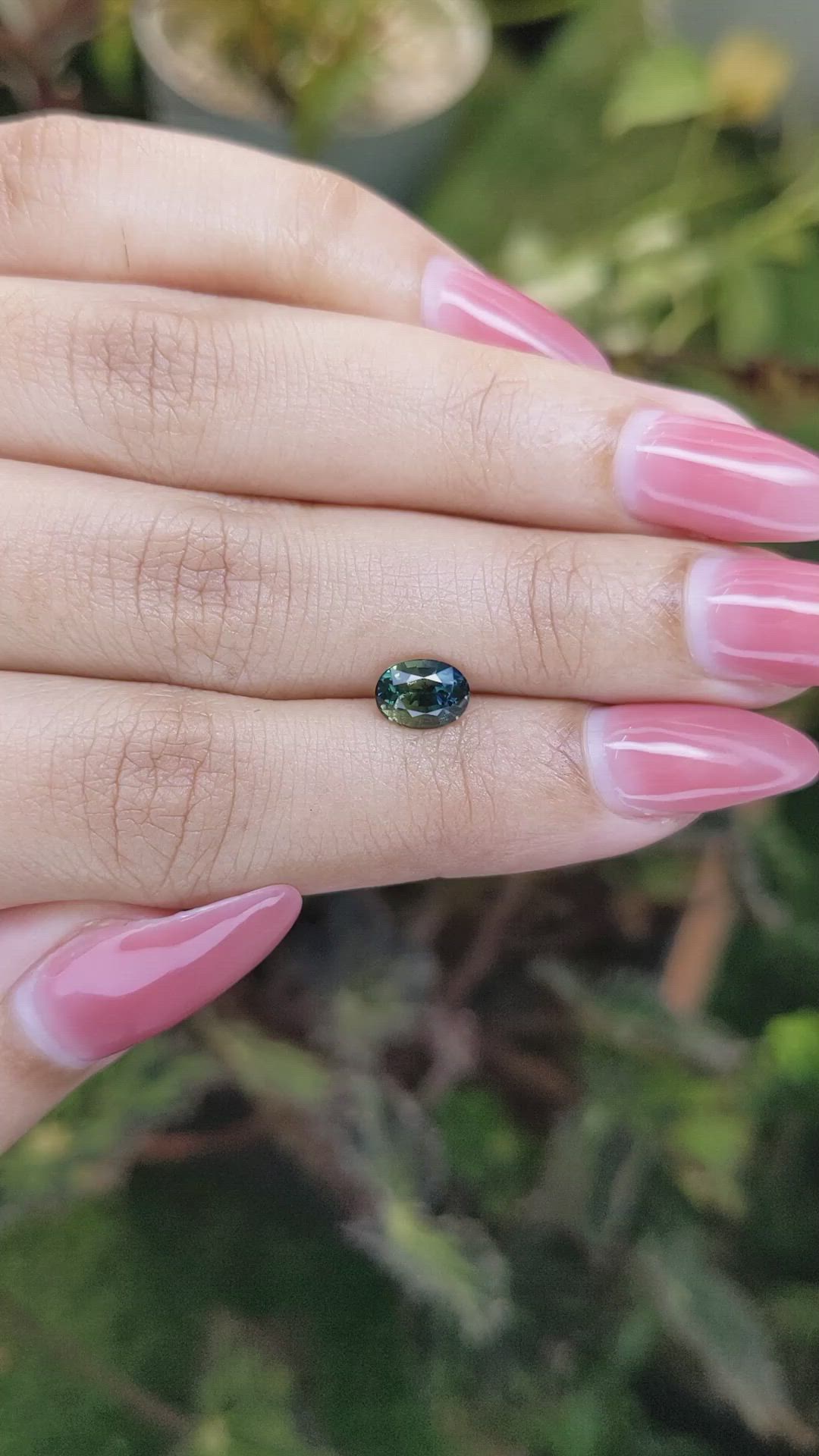 1.26 Ct. Bi Color Sapphire from Ceylon (Sri Lanka) Size Video