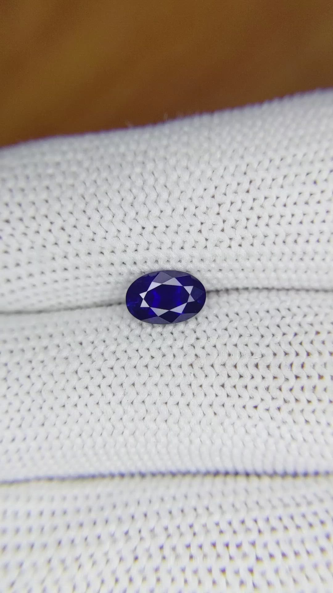 0.98 Ct. Blue Sapphire from Ceylon (Sri Lanka) Size Video