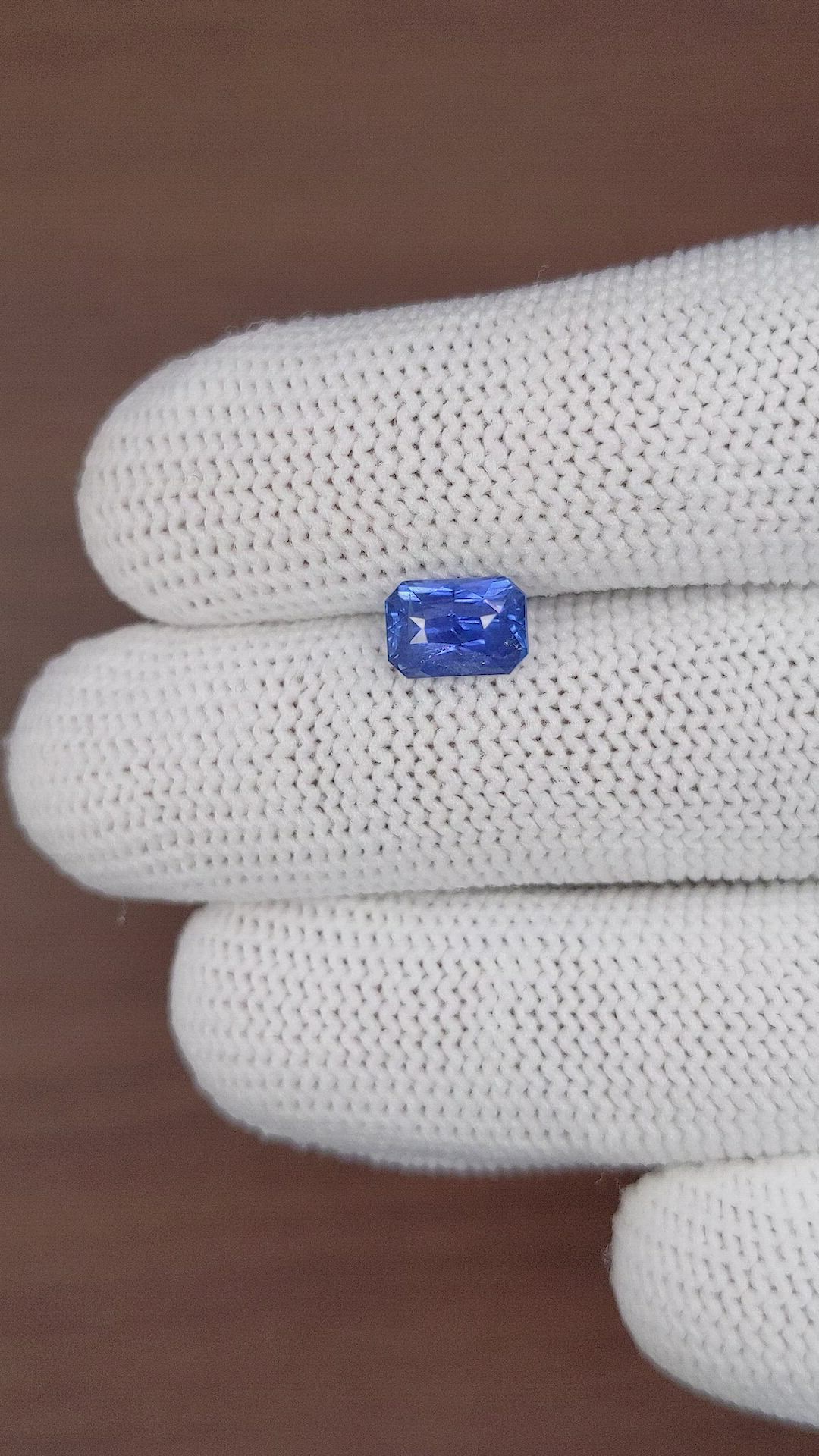 2.10 Ct. Blue Sapphire from Ceylon (Sri Lanka) Size Video