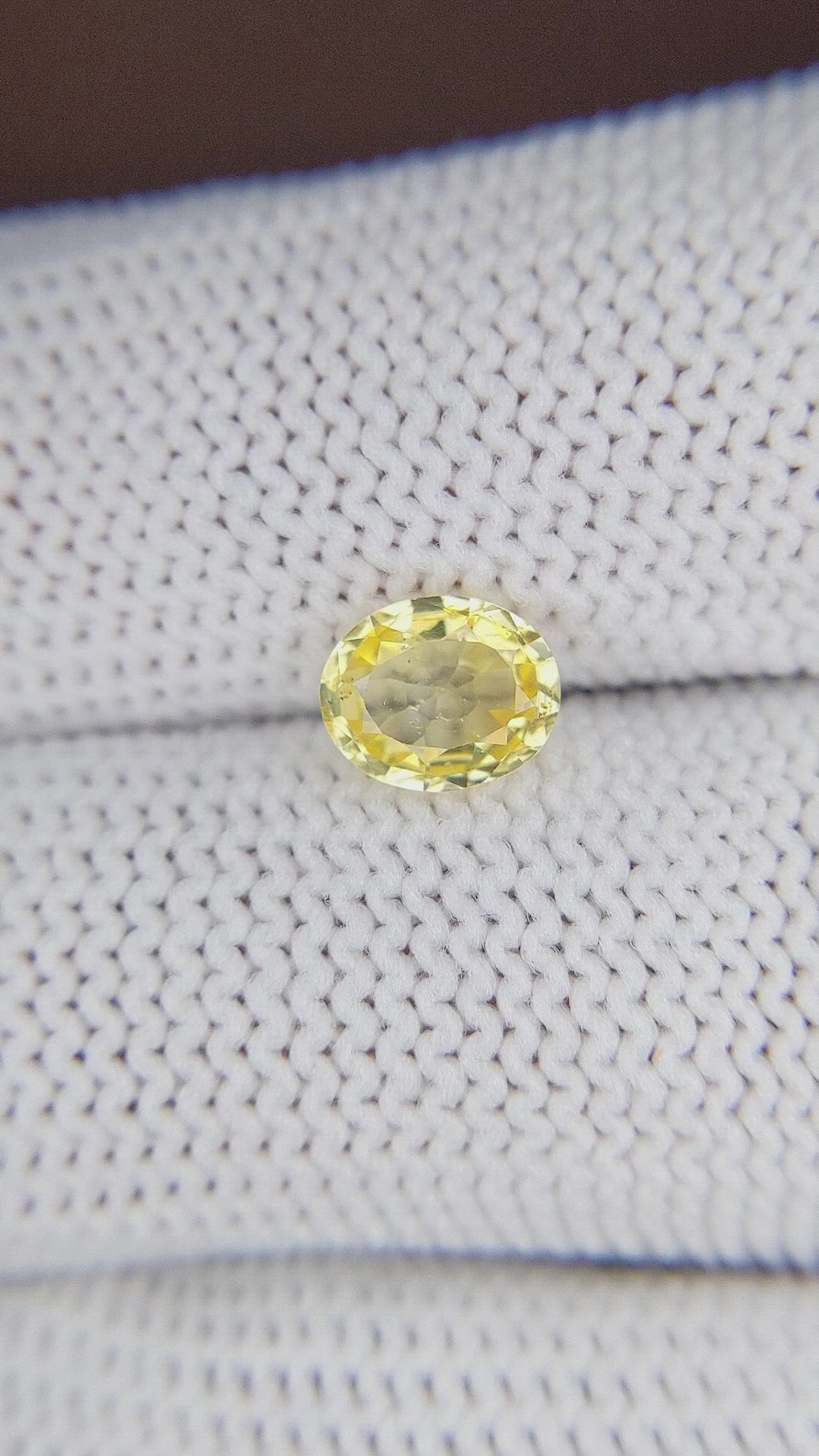 1.15 Ct. Yellow Sapphire from Ceylon (Sri Lanka) Size Video