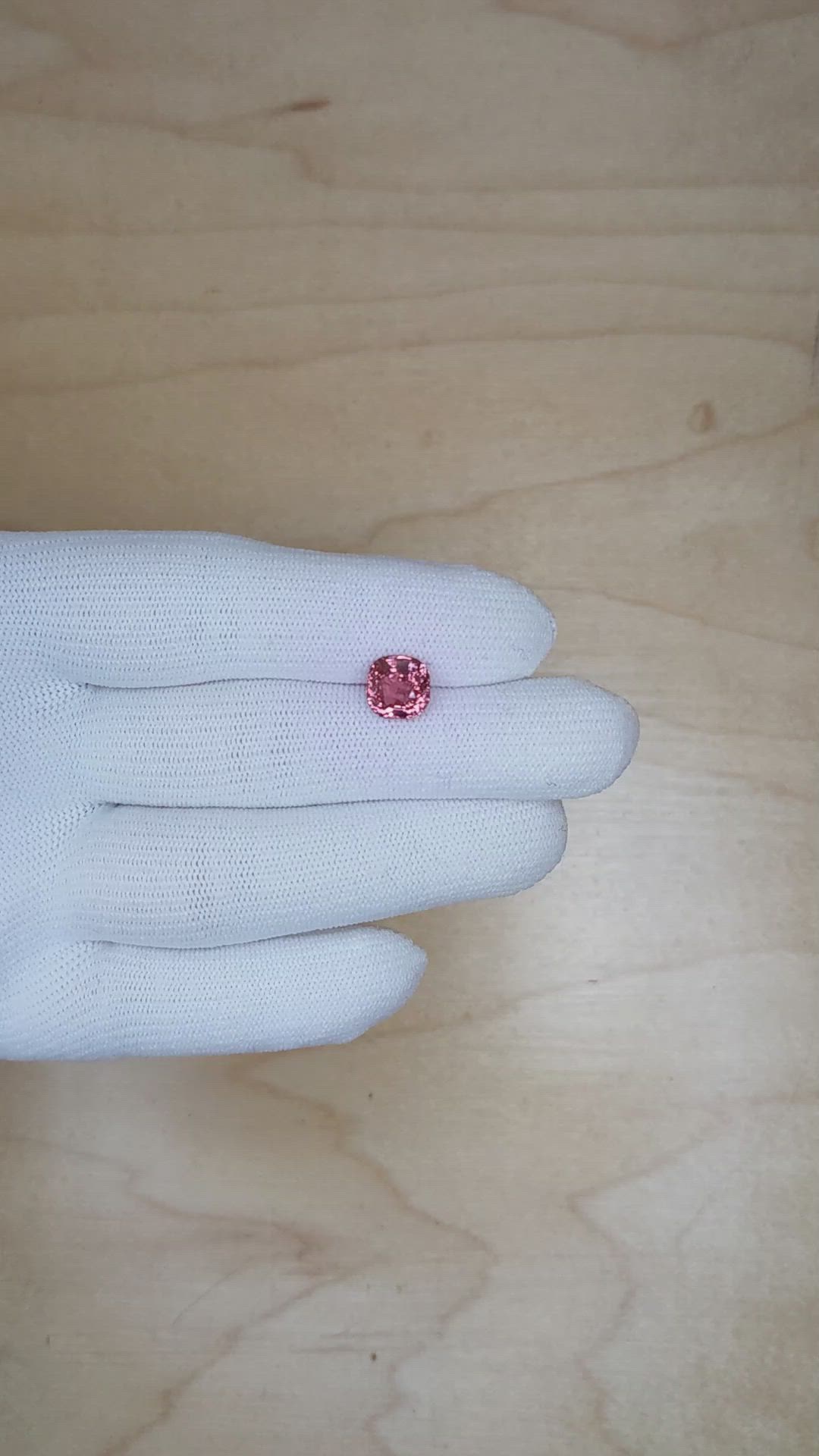 3.03 Ct. Padparadscha Sapphire from Ceylon (Sri Lanka) Size Video