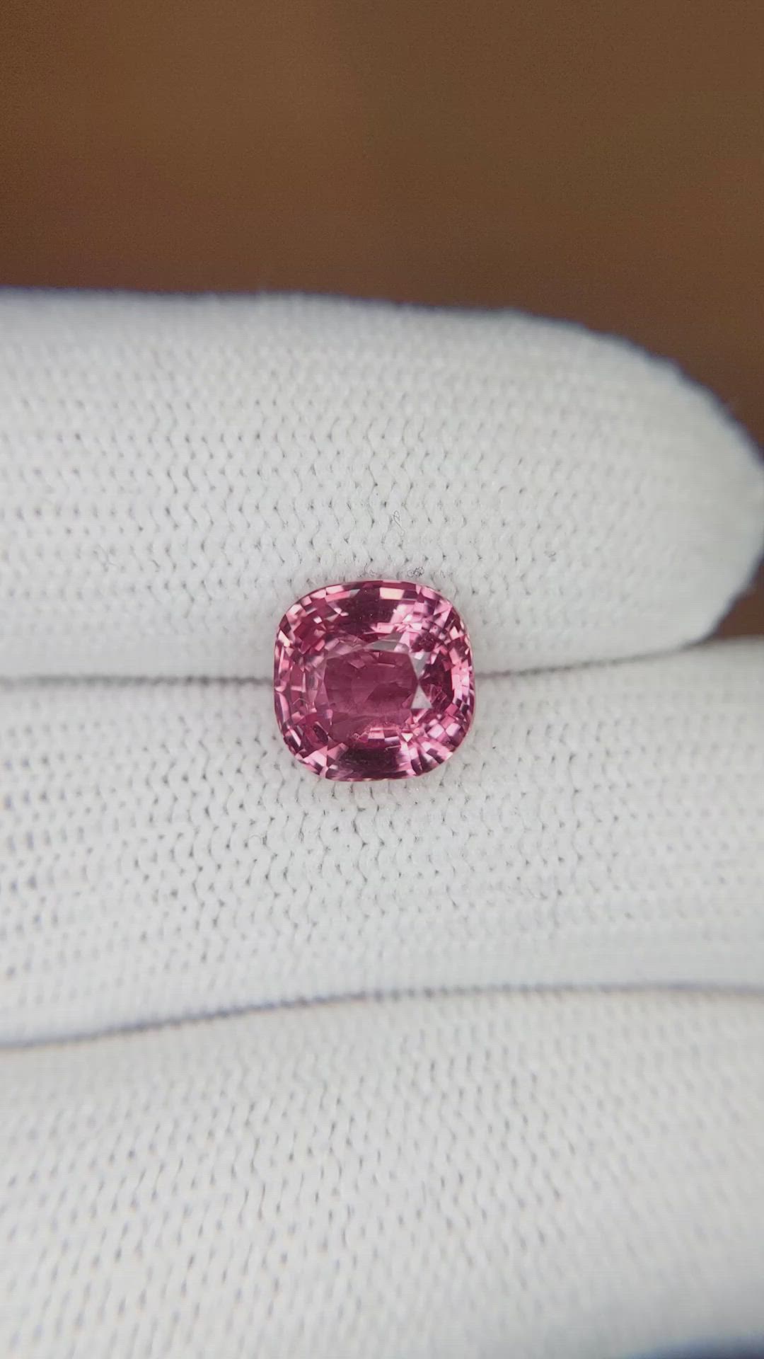 3.03 Ct. Padparadscha Sapphire from Ceylon (Sri Lanka) Size Video