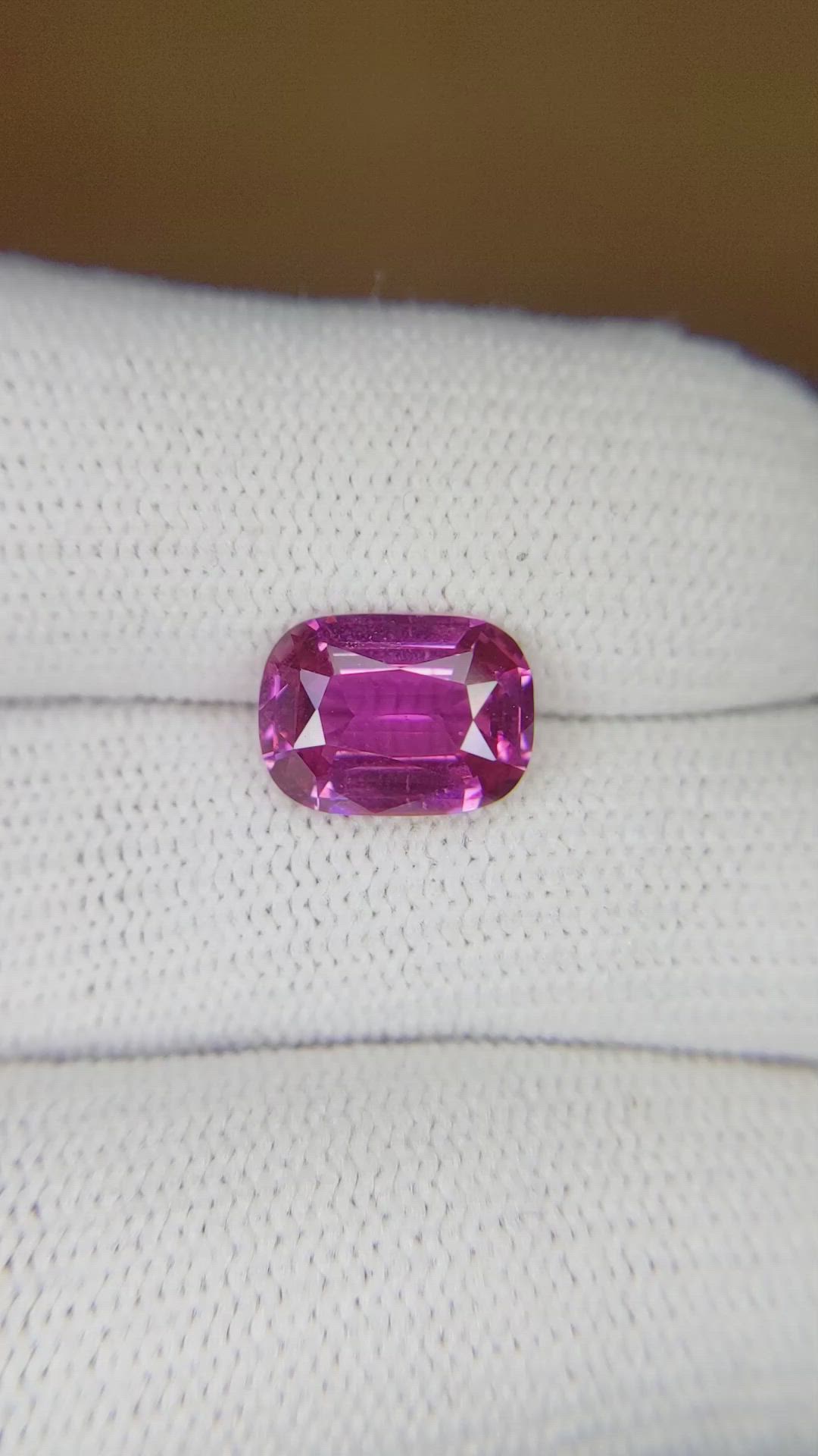 3.09 Ct. Pinkish Purple Sapphire from Ceylon (Sri Lanka) Size Video