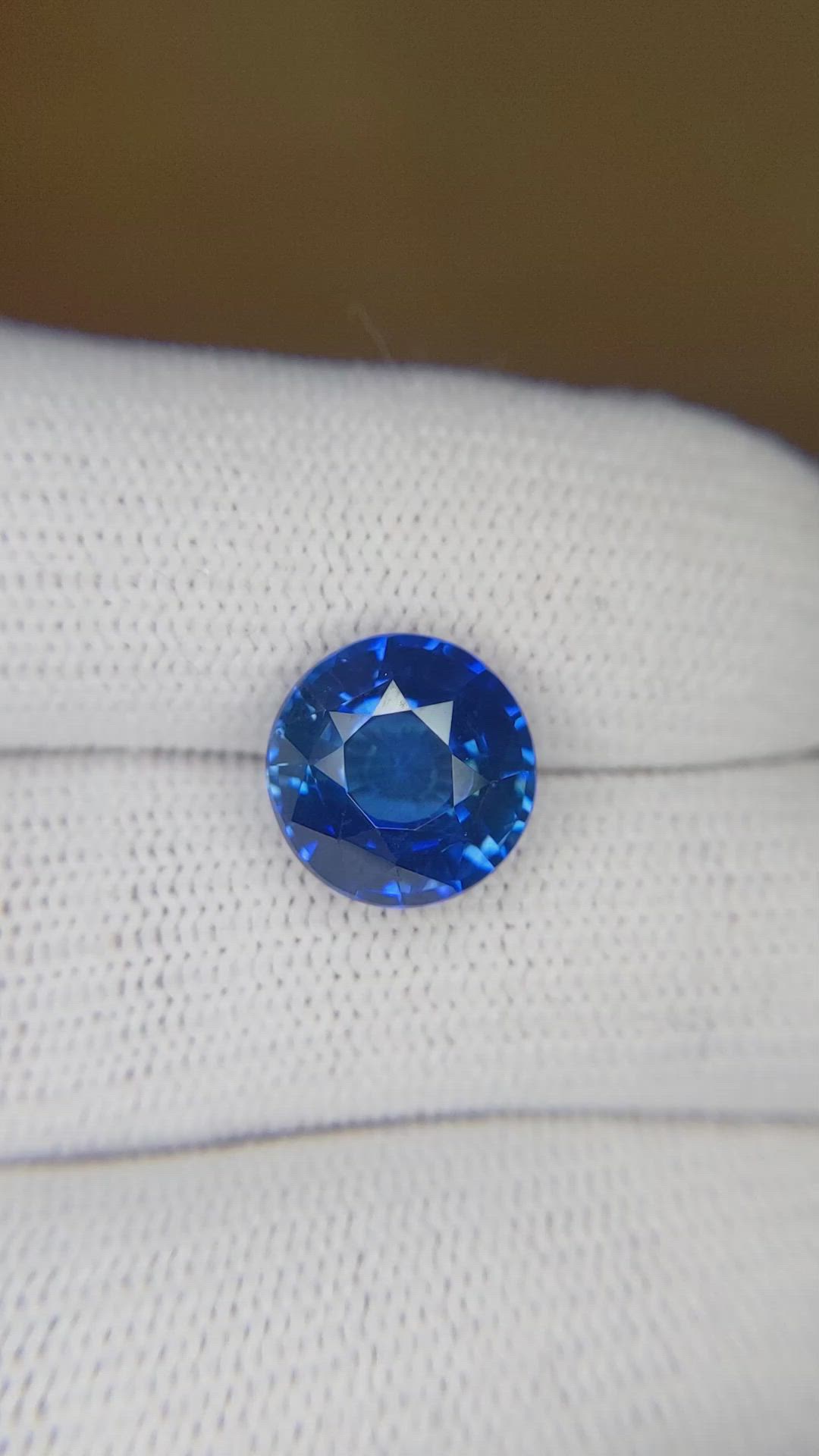 5.12 Ct. Blue Sapphire from Ceylon (Sri Lanka) Size Video
