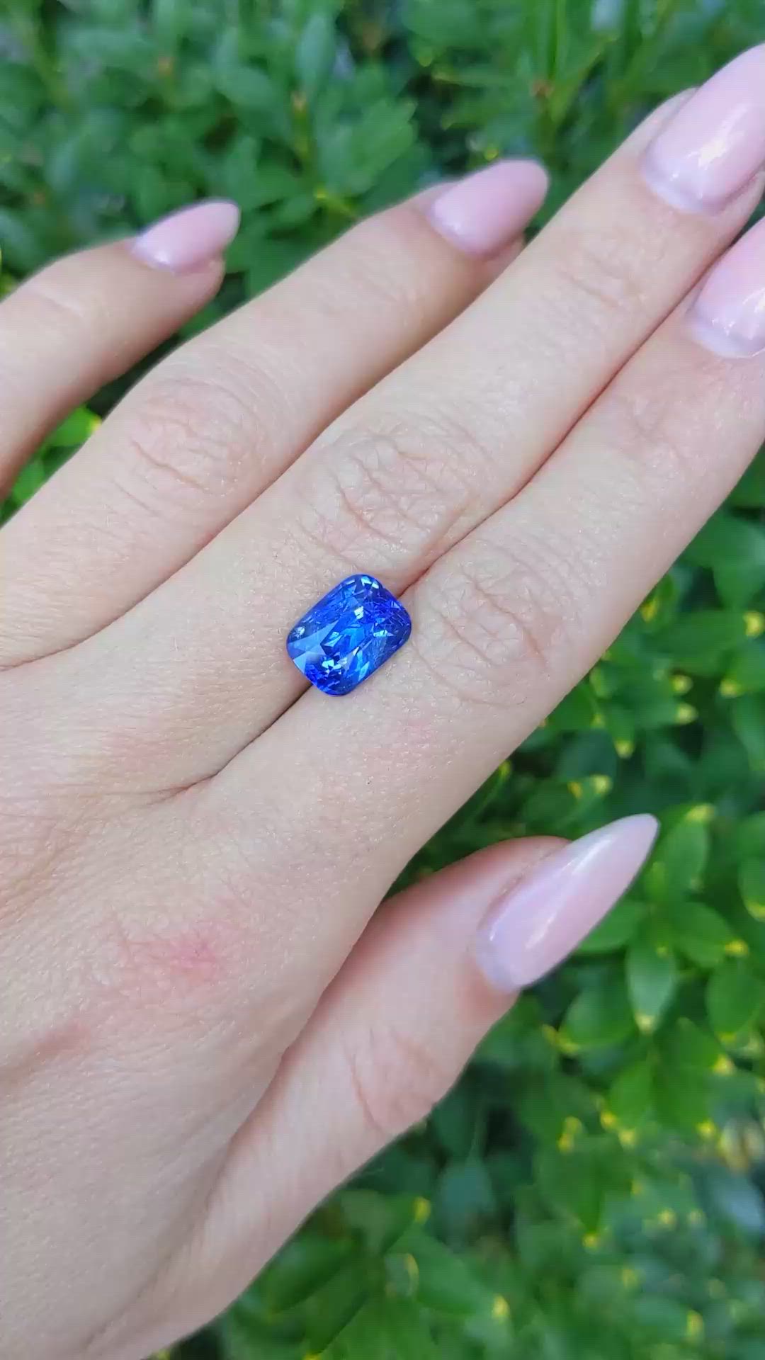 4.05 Ct. Blue Sapphire from Ceylon (Sri Lanka) Size Video