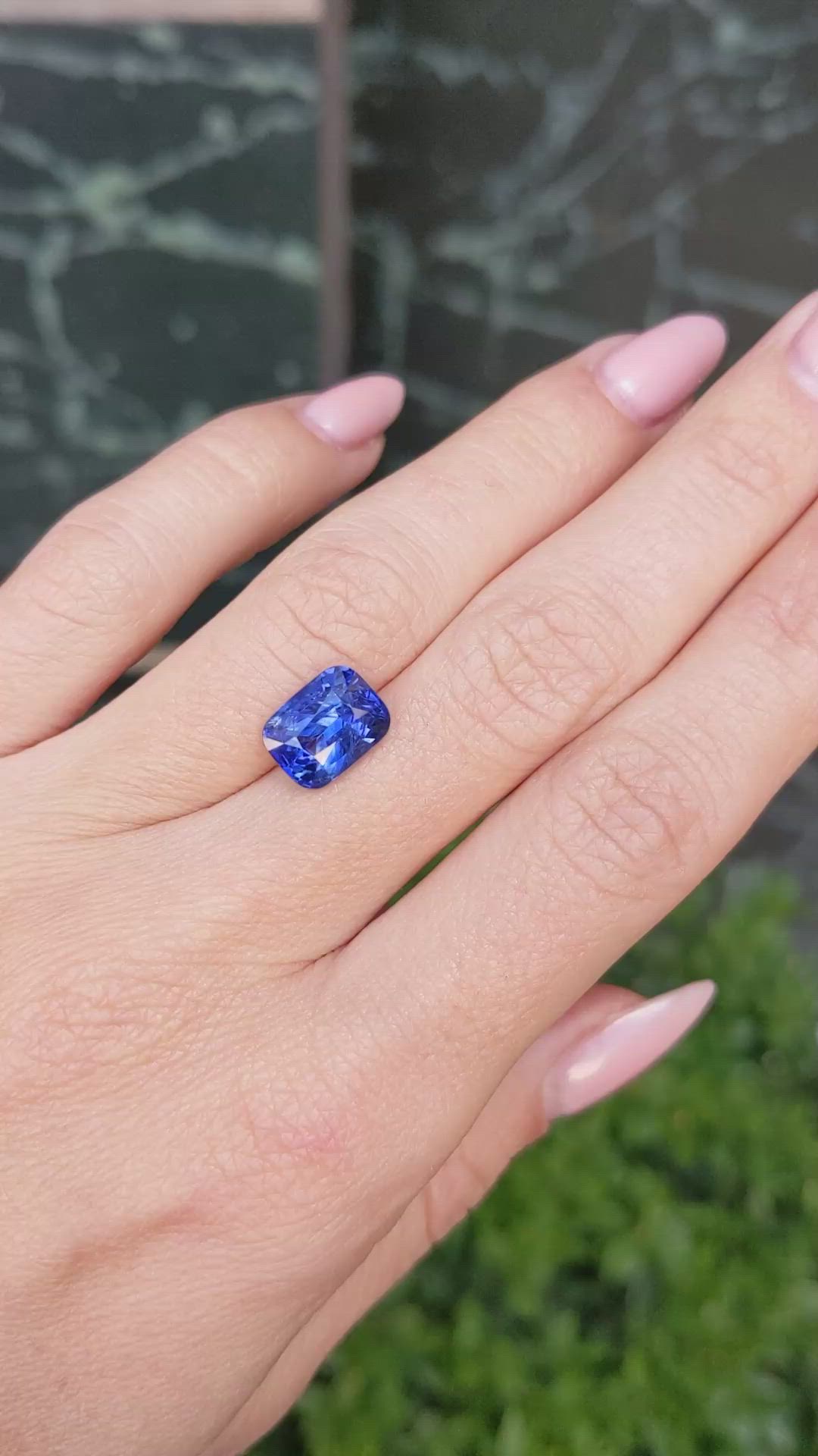 4.05 Ct. Blue Sapphire from Ceylon (Sri Lanka) Size Video