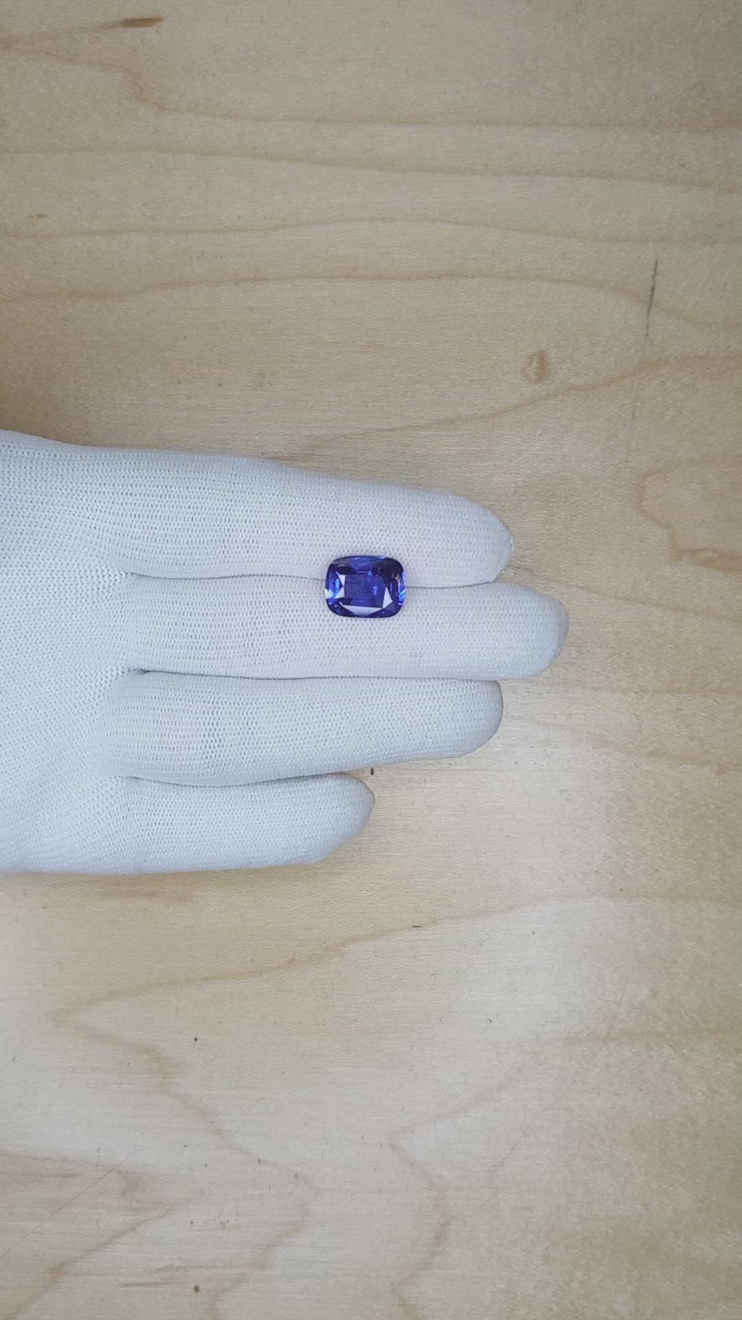 6.22 Ct. Blue Sapphire from Ceylon (Sri Lanka) Size Video