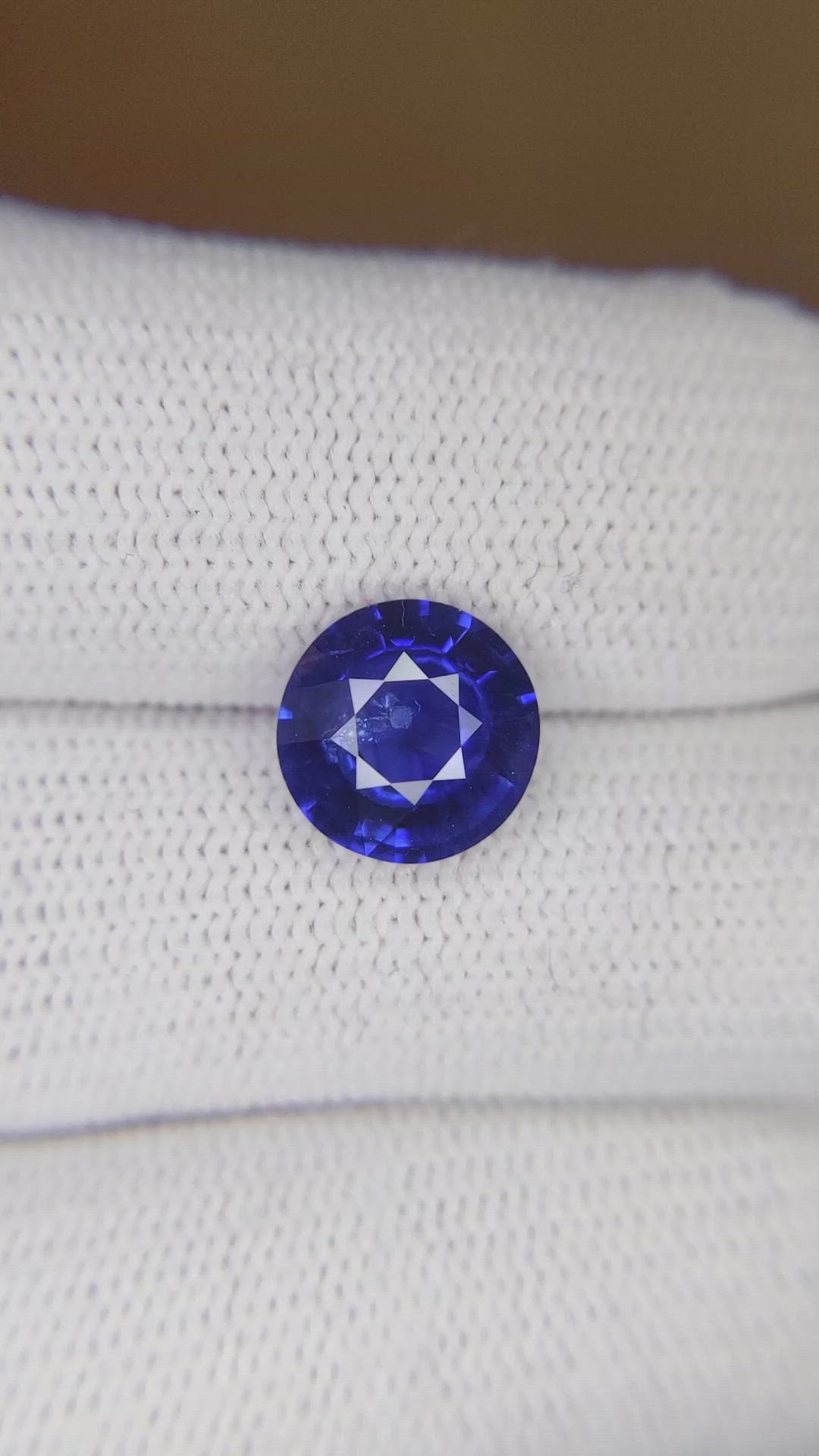 3.16 Ct. Blue Sapphire from Ceylon (Sri Lanka) Size Video