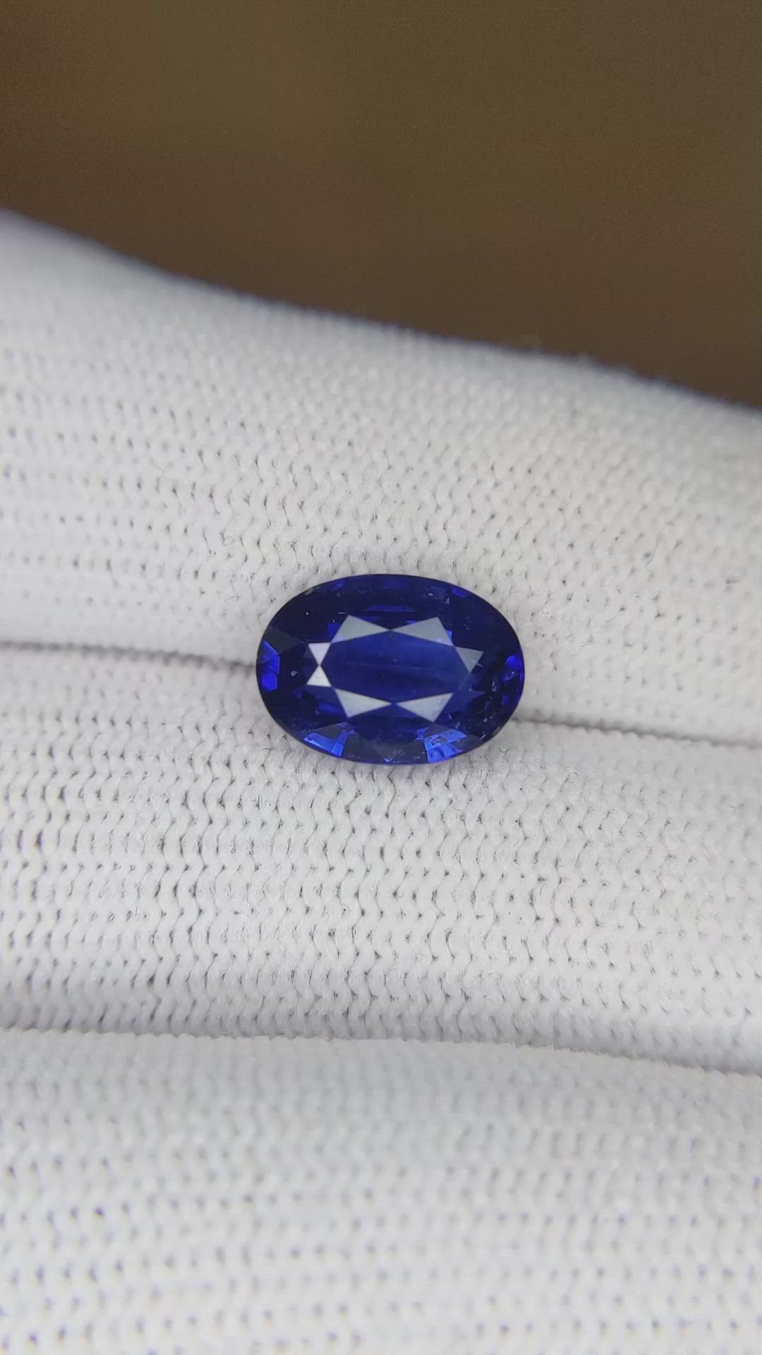 3.33 Ct. Blue Sapphire from Ceylon (Sri Lanka) Size Video