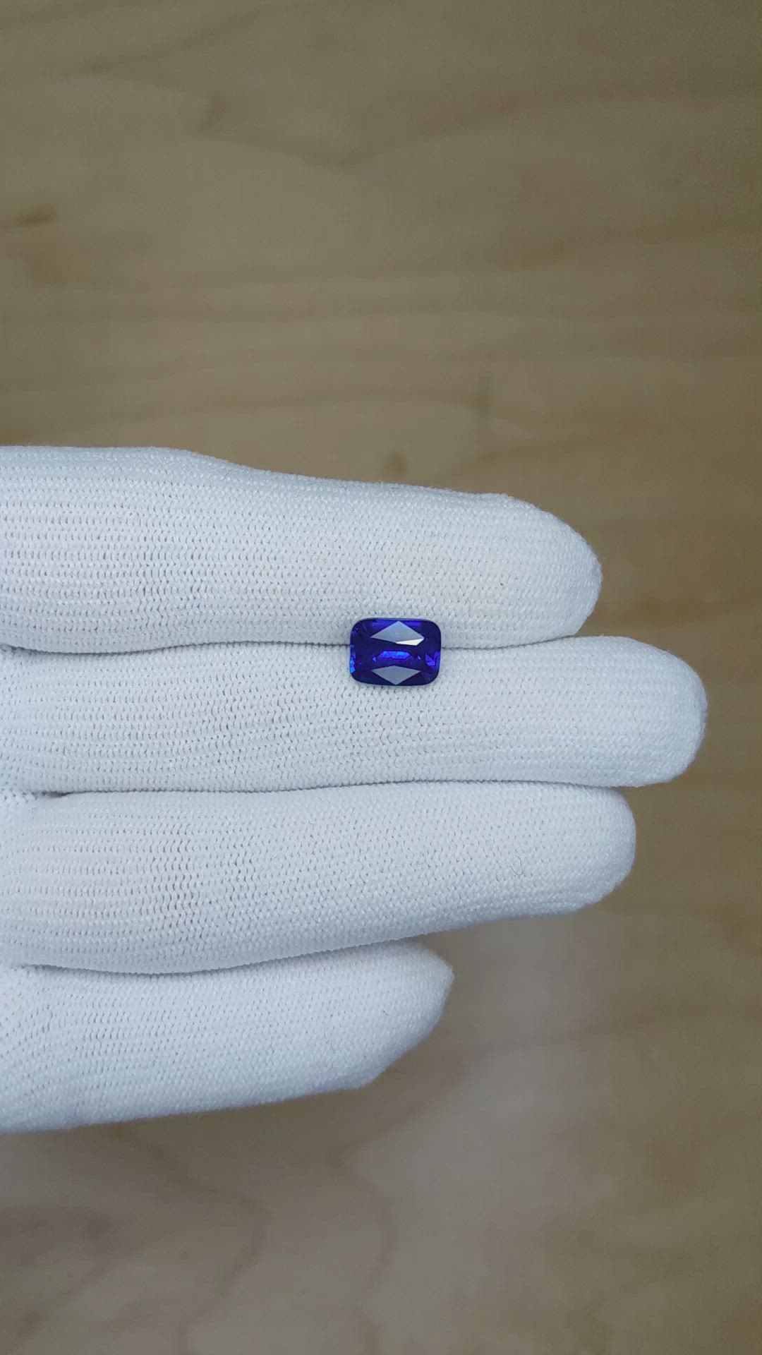 2.73 Ct. Blue Sapphire from Ceylon (Sri Lanka) Size Video