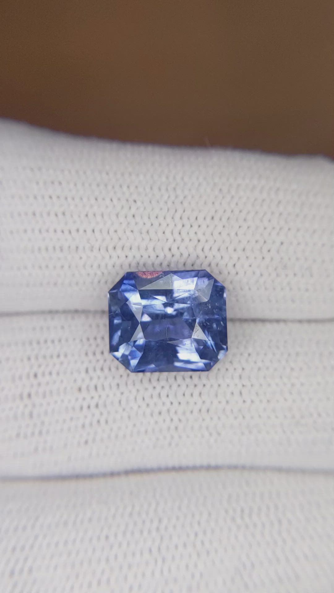5.44 Ct. Blue Sapphire from Ceylon (Sri Lanka) Size Video