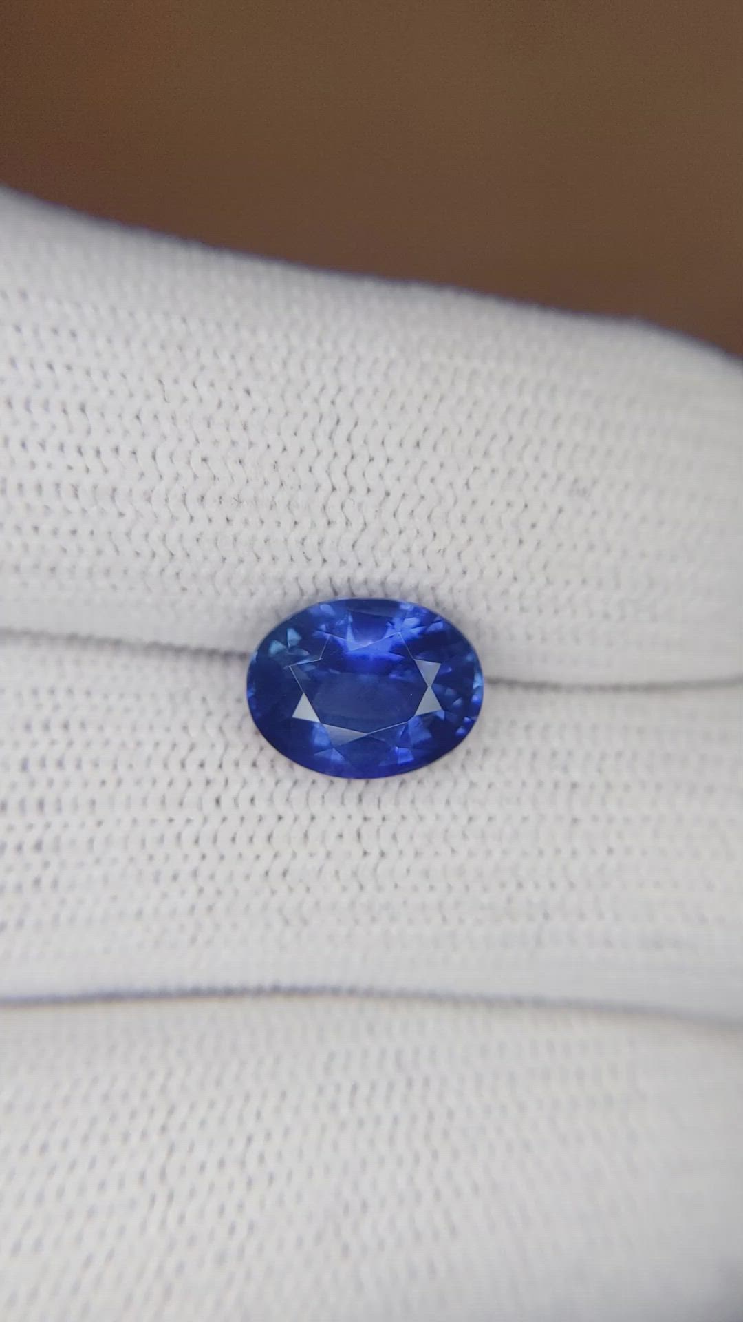 2.83 Ct. Blue Sapphire from Ceylon (Sri Lanka) Size Video