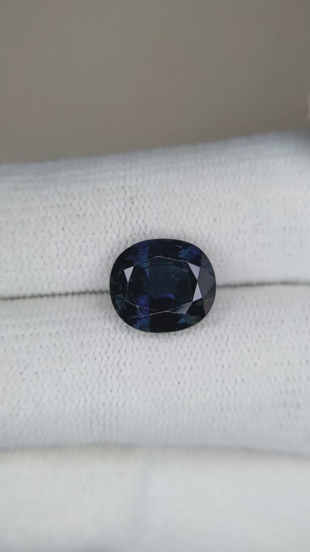 4.31 Ct. Blue Sapphire from Thailand Size Video