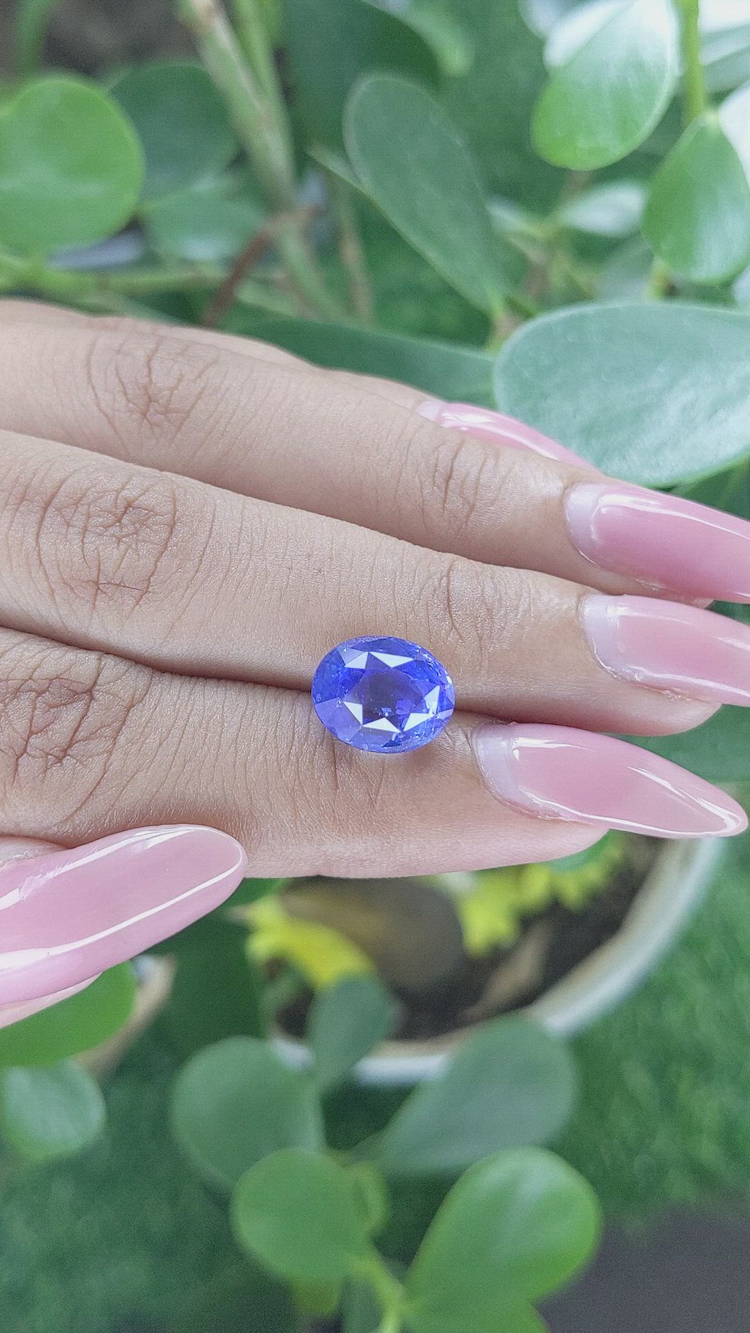 5.57 Ct. Blue Sapphire from Ceylon (Sri Lanka) Size Video