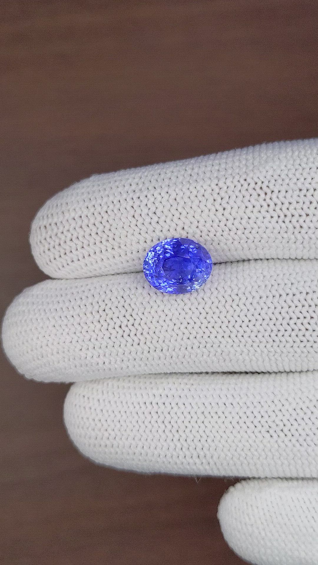 5.57 Ct. Blue Sapphire from Ceylon (Sri Lanka) Size Video