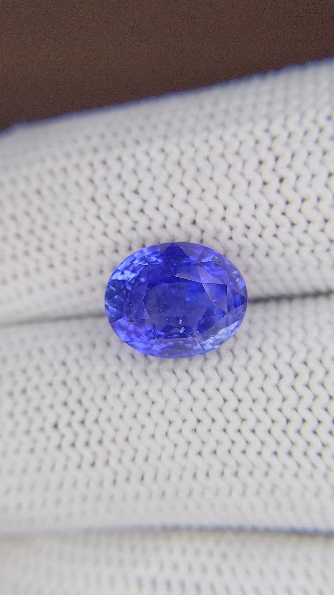 5.57 Ct. Blue Sapphire from Ceylon (Sri Lanka) Size Video