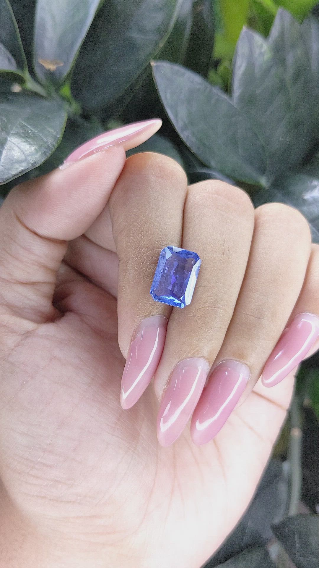 5.54 Ct. Blue Sapphire from Ceylon (Sri Lanka) Size Video