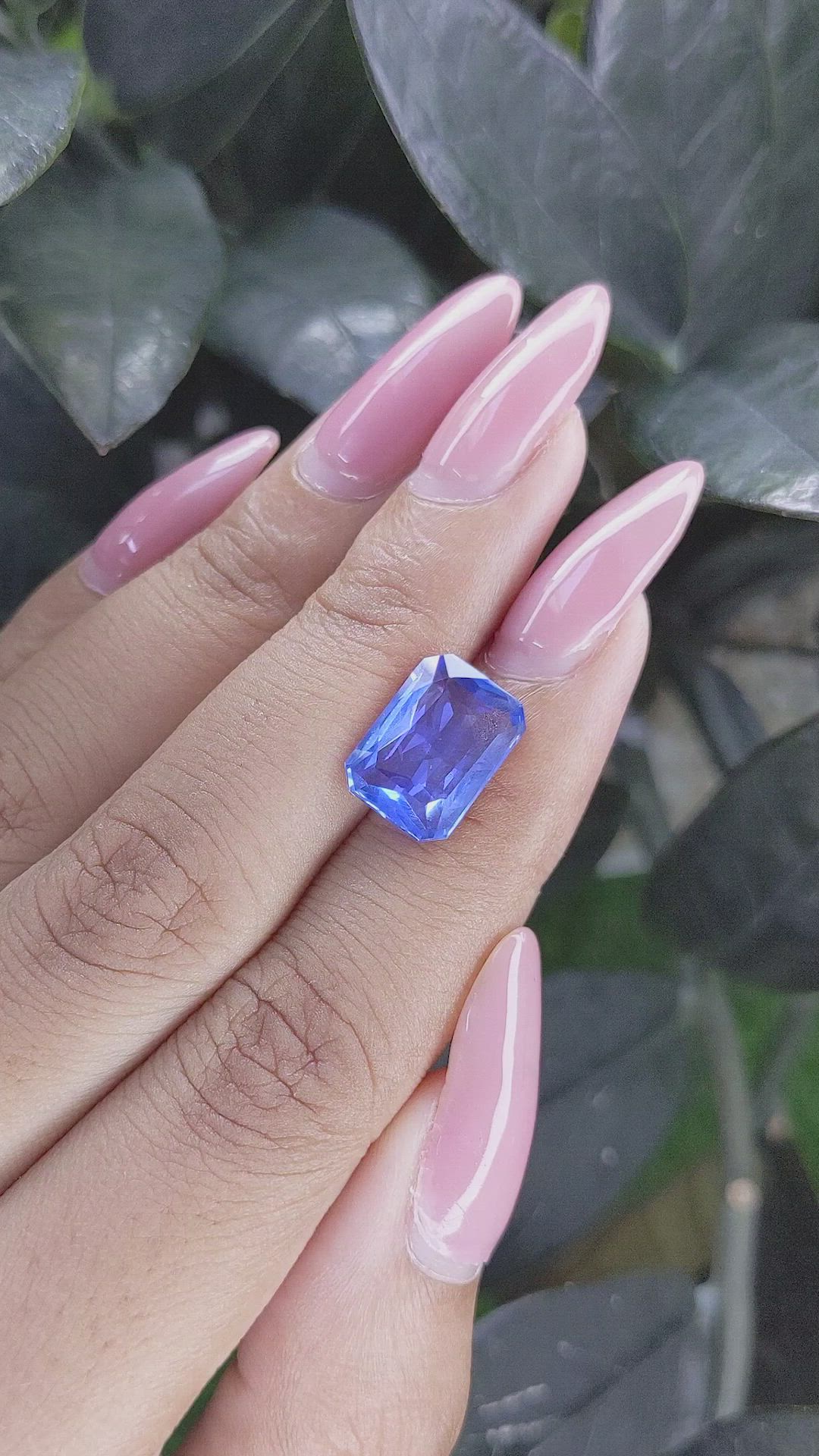5.54 Ct. Blue Sapphire from Ceylon (Sri Lanka) Size Video