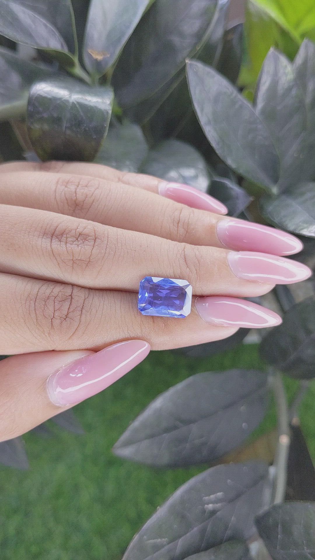 5.54 Ct. Blue Sapphire from Ceylon (Sri Lanka) Size Video