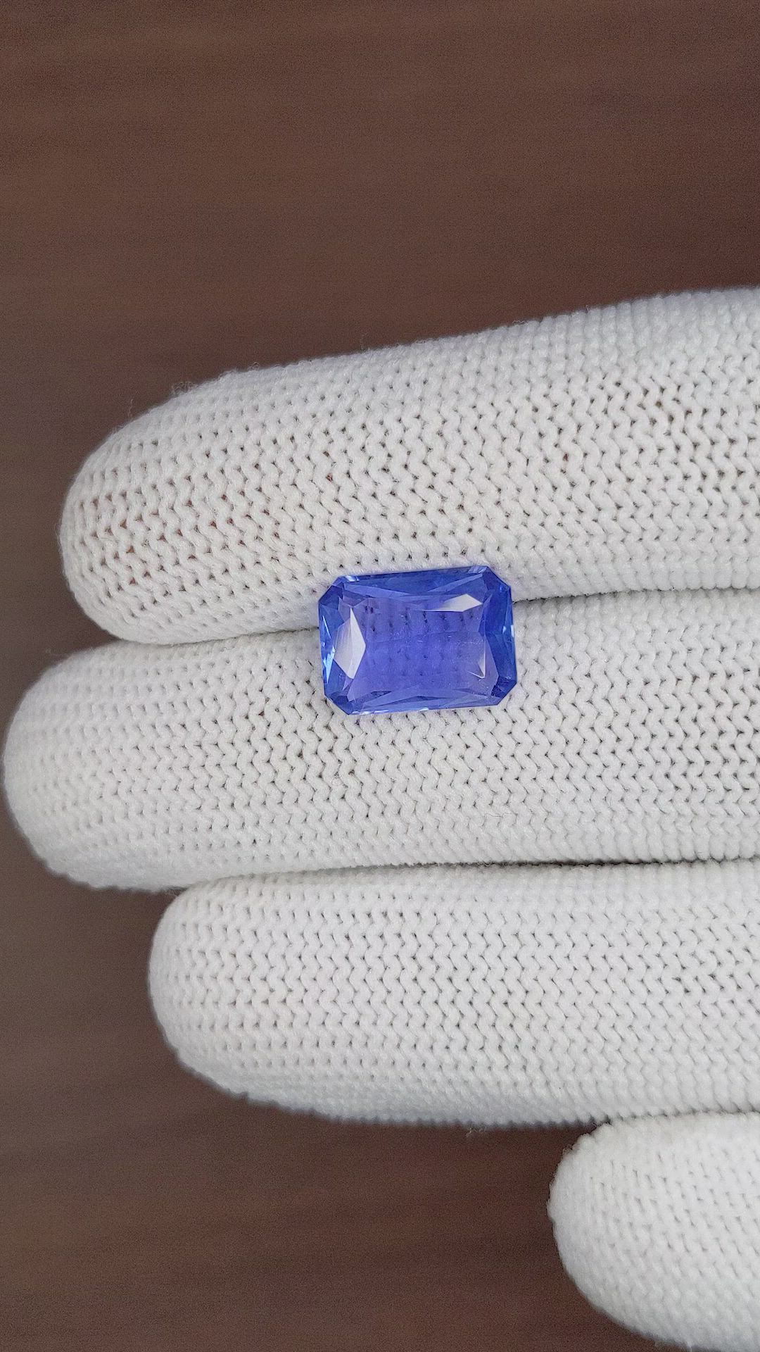 5.54 Ct. Blue Sapphire from Ceylon (Sri Lanka) Size Video