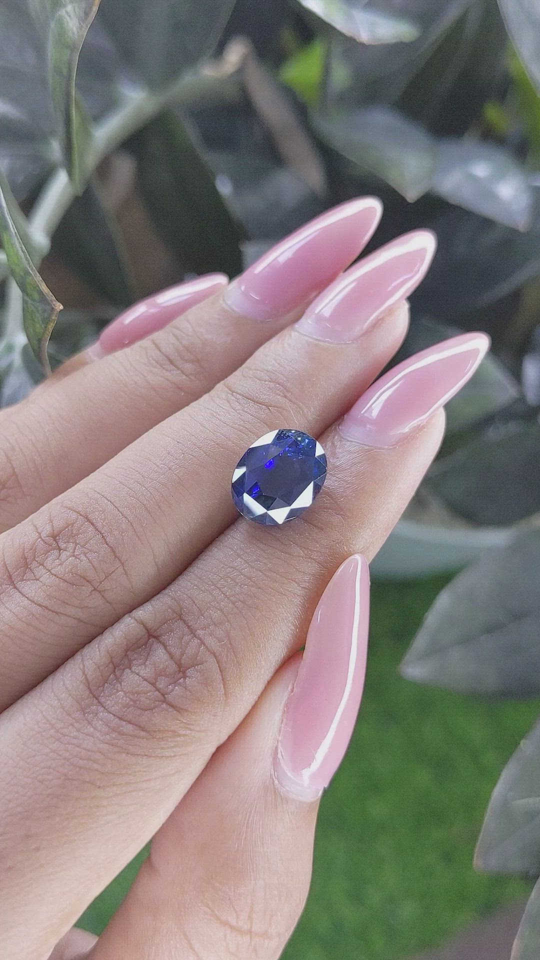 6.57 Ct. Blue Sapphire from Ceylon (Sri Lanka) Size Video
