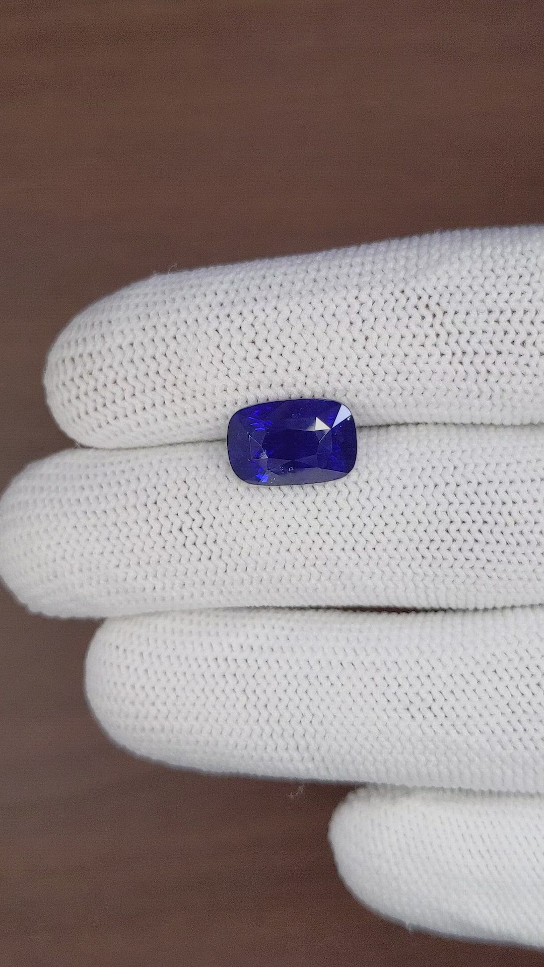 6.13 Ct. Blue Sapphire from Ceylon (Sri Lanka) Size Video