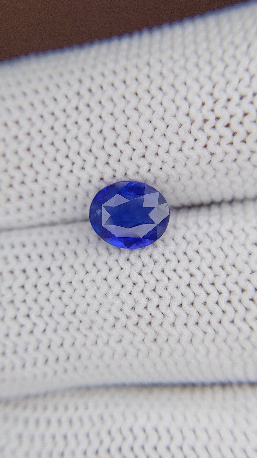 1.53 Ct. Blue Sapphire from Ceylon (Sri Lanka) Size Video