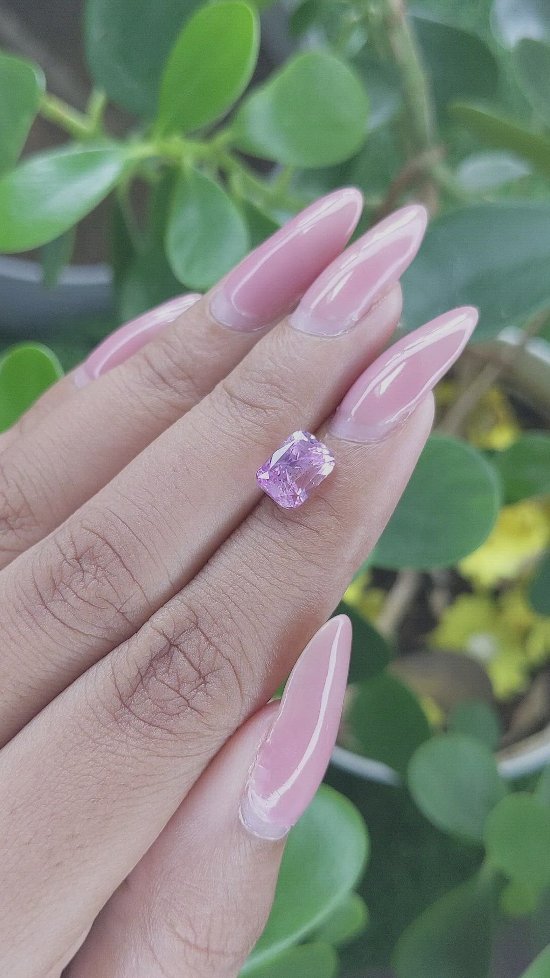 3.02 Ct. Pinkish Purple Sapphire from Ceylon (Sri Lanka) Size Video