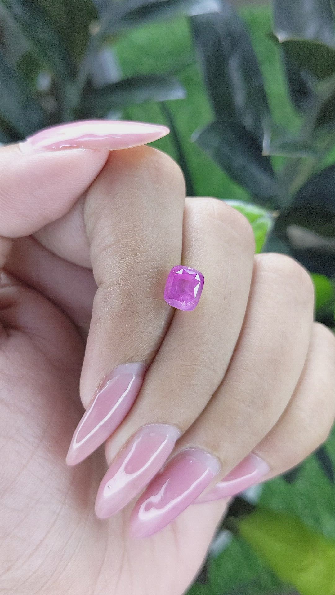 2.53 Ct. Pinkish Purple Sapphire from Ceylon (Sri Lanka) Size Video