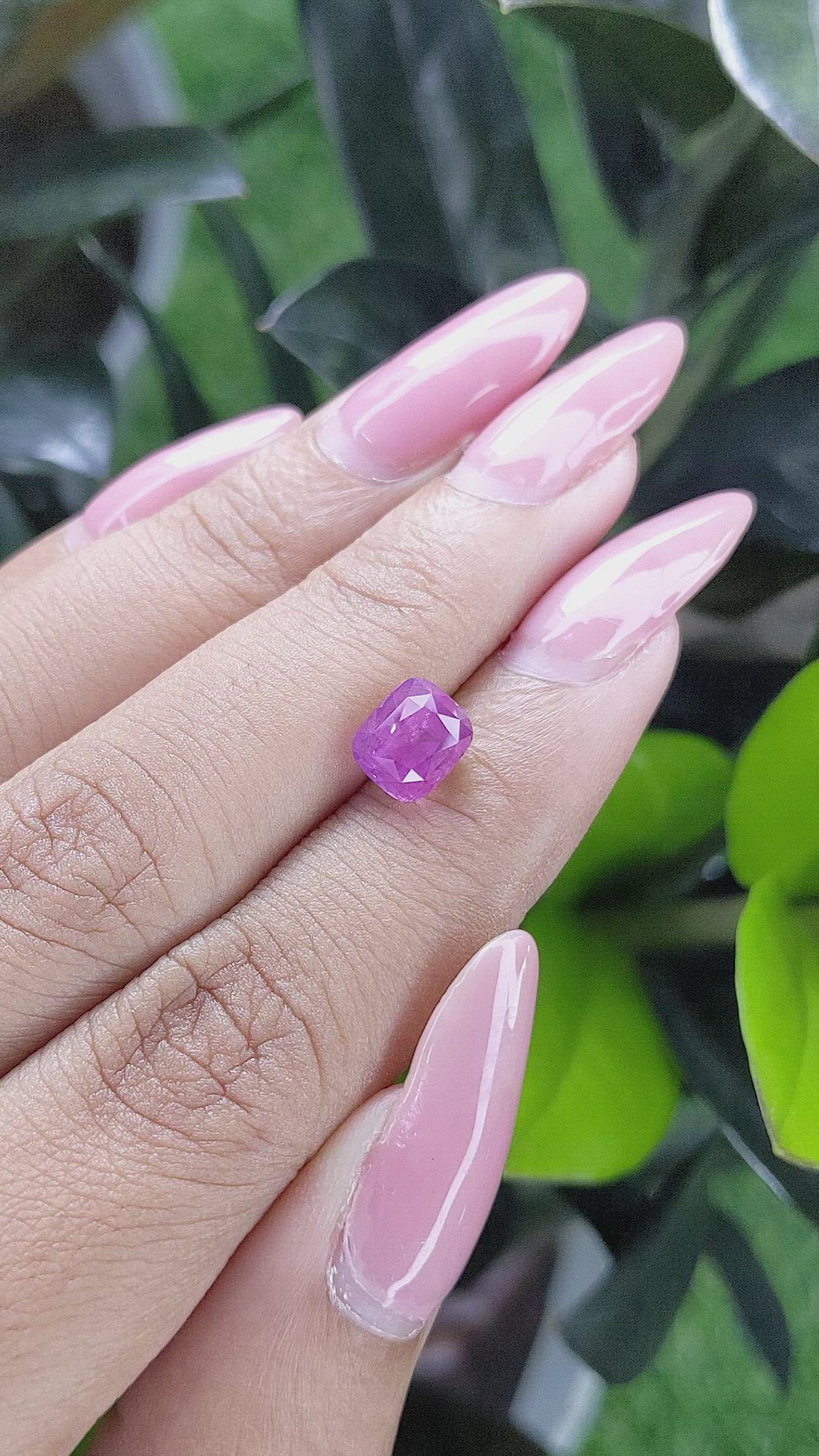 2.53 Ct. Pinkish Purple Sapphire from Ceylon (Sri Lanka) Size Video