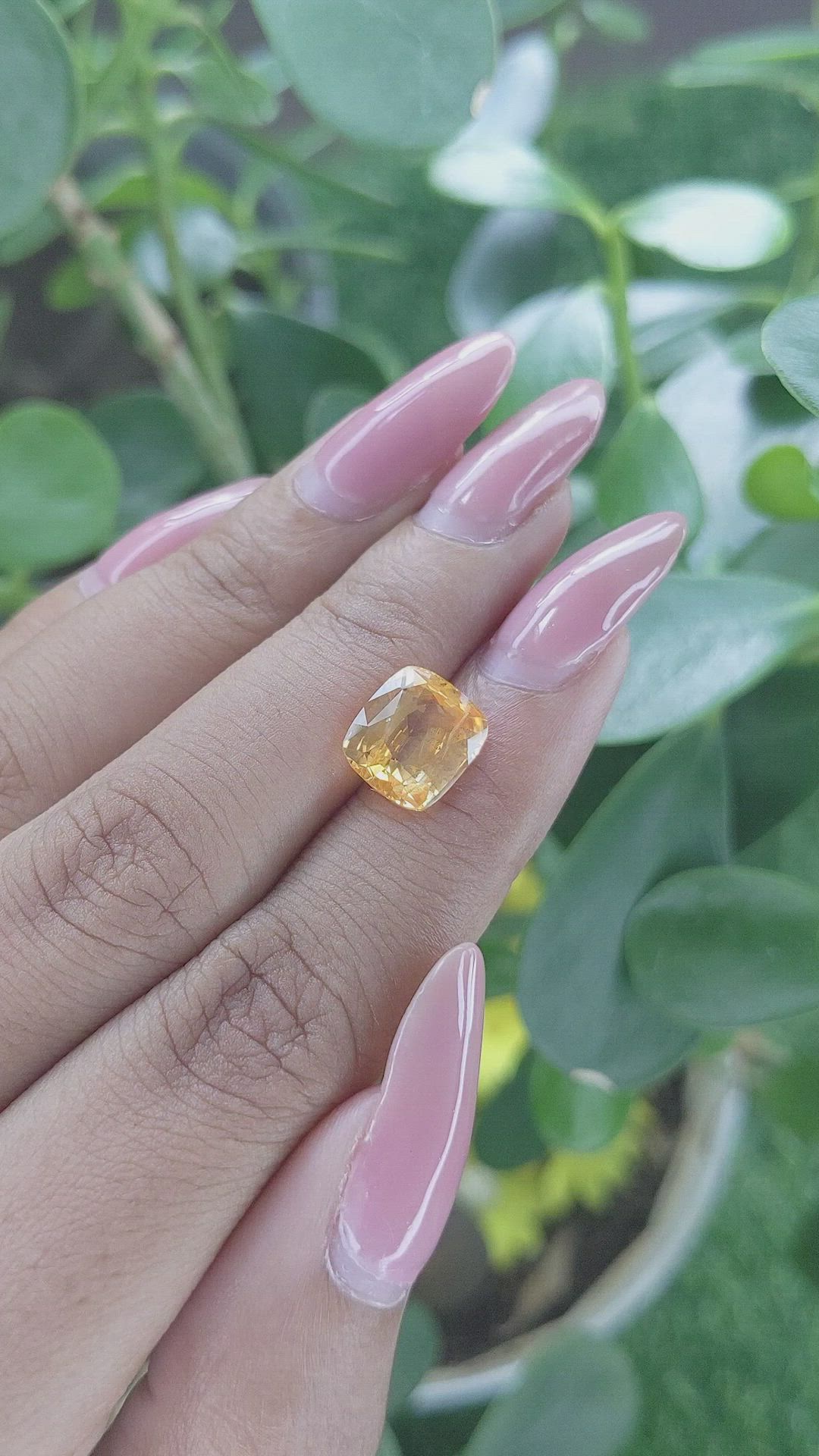 4.64 Ct. Orangish Yellow Sapphire from Ceylon (Sri Lanka) Size Video