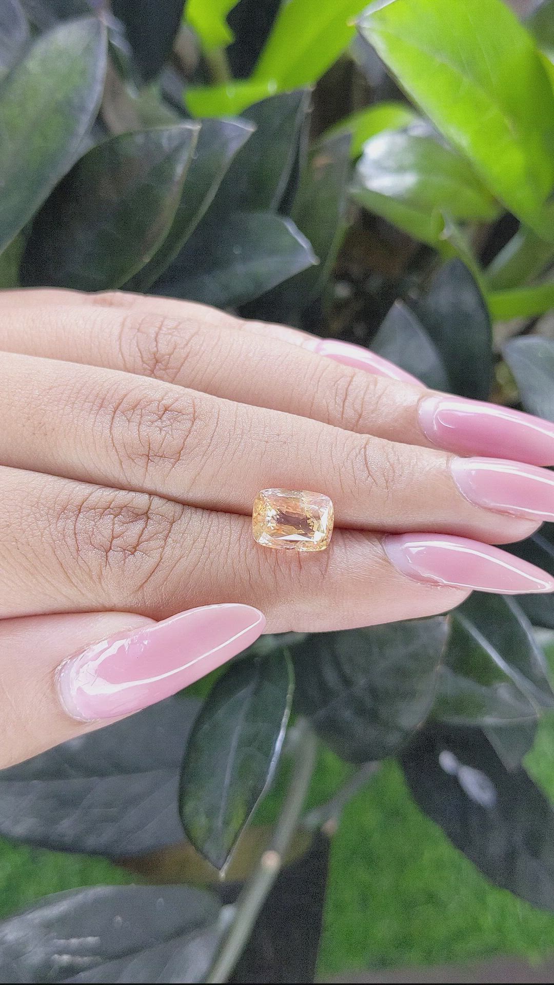 4.10 Ct. Peach Sapphire from Ceylon (Sri Lanka) Size Video