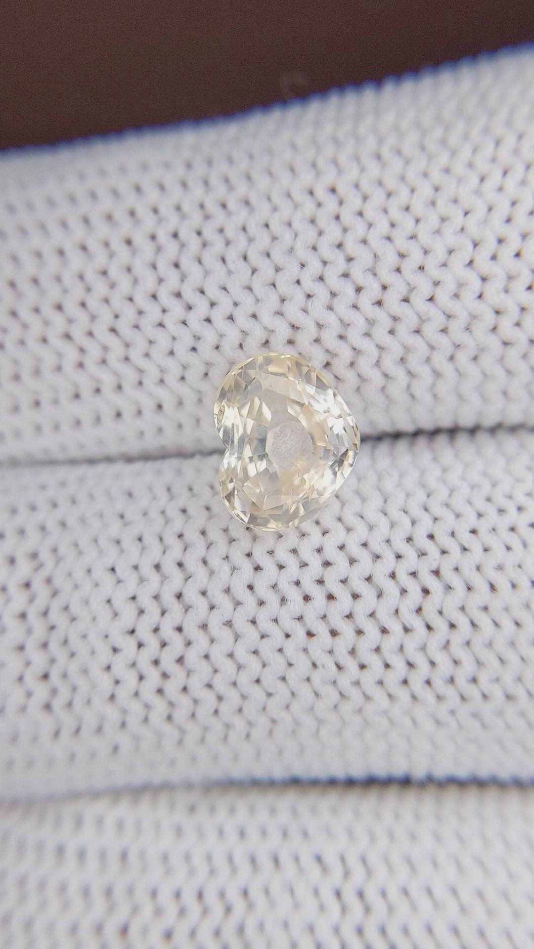 2.54 Ct. Yellow Sapphire from Ceylon (Sri Lanka) Size Video
